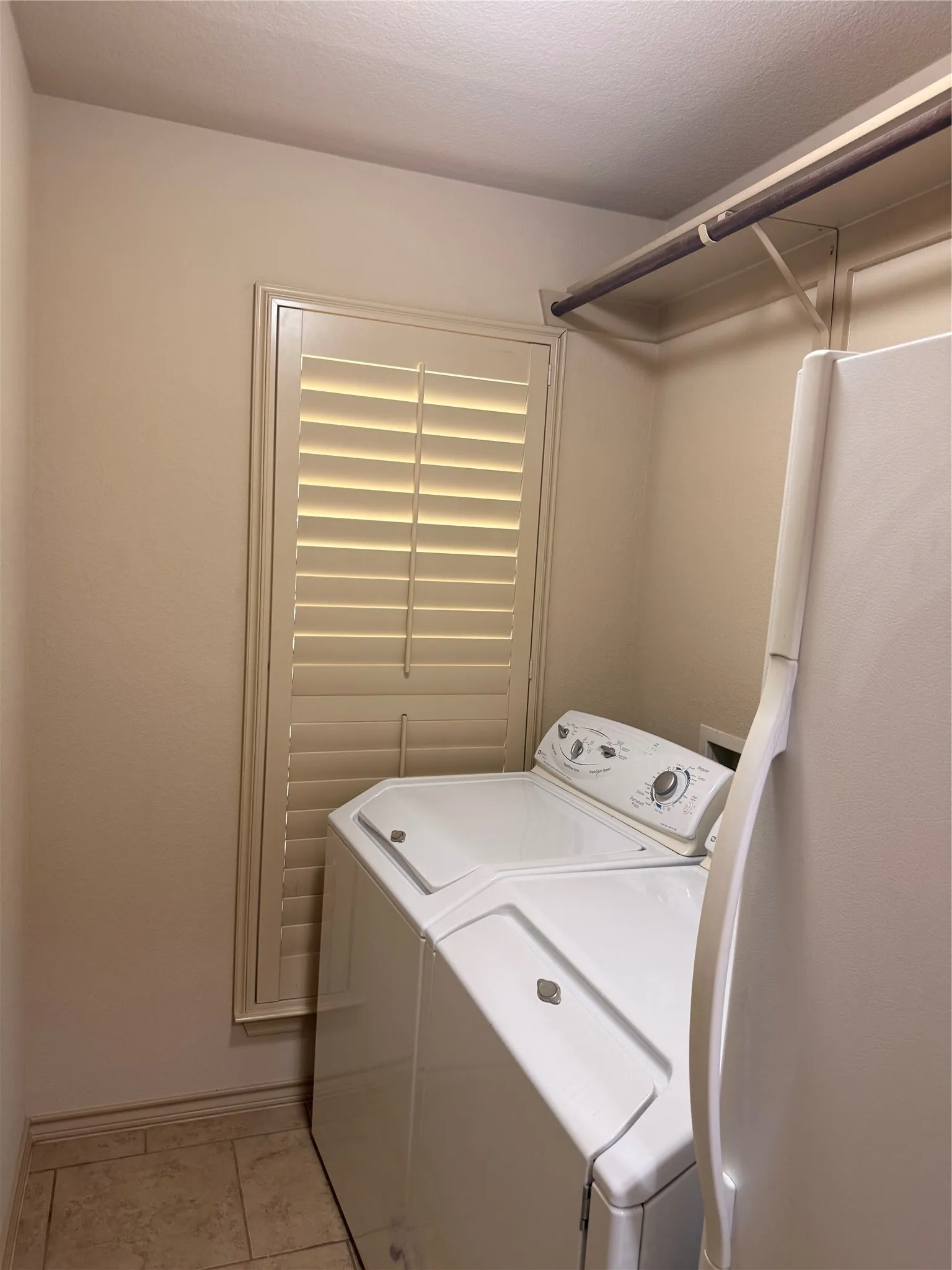Single Family Residence For Sale in Tarrant County , 5049 Britton Ridge Lane, Fort Worth, Texas 76179, 3 Bedroom, 2 Bathroom, 2 Garage spaces, 1,399 Sqft, built in 2009, mls#21368059, Real Estate Agent in Fort Worth, Homes For Sale in Tarrant county, Homes For Sale in Fort Worth, Realtor in Fort Worth Texas, Real Estate Brokerage Independent Realty Texas, Luminita Cordes Realtor