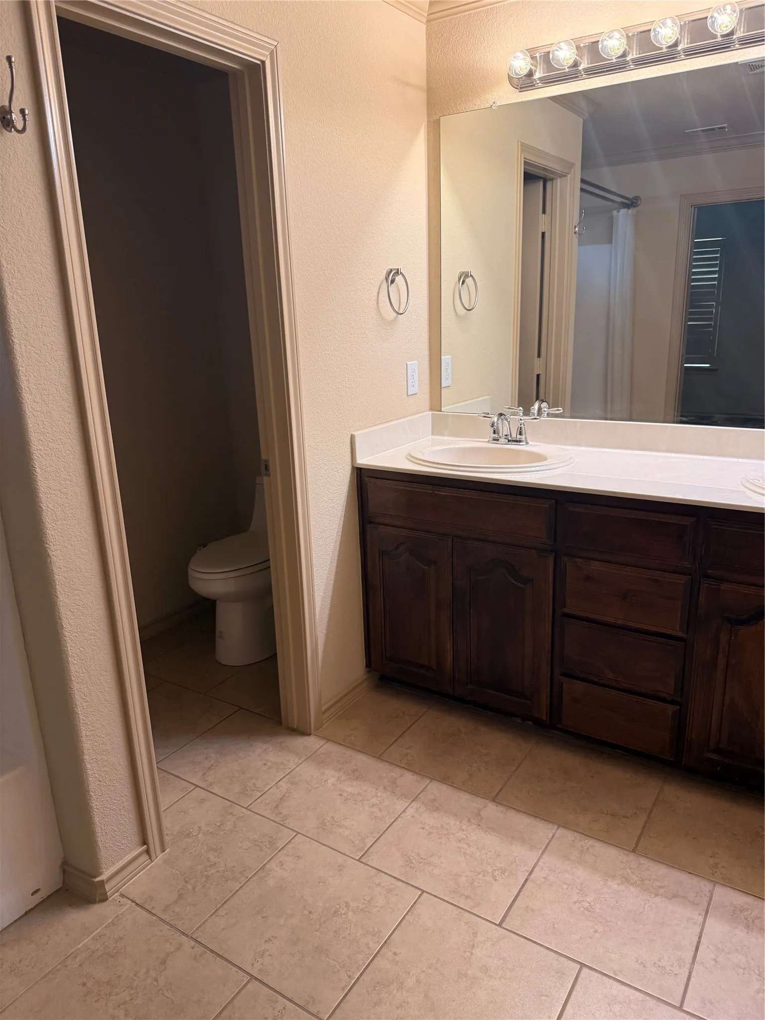 Single Family Residence For Sale in Tarrant County , 5049 Britton Ridge Lane, Fort Worth, Texas 76179, 3 Bedroom, 2 Bathroom, 2 Garage spaces, 1,399 Sqft, built in 2009, mls#21368059, Real Estate Agent in Fort Worth, Homes For Sale in Tarrant county, Homes For Sale in Fort Worth, Realtor in Fort Worth Texas, Real Estate Brokerage Independent Realty Texas, Luminita Cordes Realtor