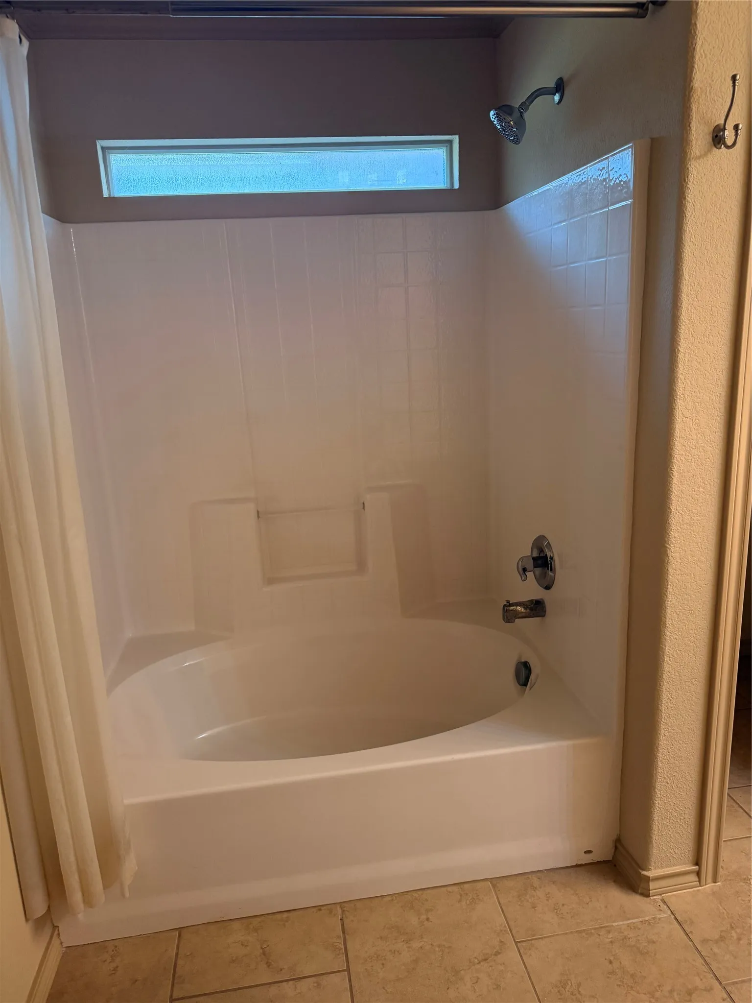 Single Family Residence For Sale in Tarrant County , 5049 Britton Ridge Lane, Fort Worth, Texas 76179, 3 Bedroom, 2 Bathroom, 2 Garage spaces, 1,399 Sqft, built in 2009, mls#21368059, Real Estate Agent in Fort Worth, Homes For Sale in Tarrant county, Homes For Sale in Fort Worth, Realtor in Fort Worth Texas, Real Estate Brokerage Independent Realty Texas, Luminita Cordes Realtor