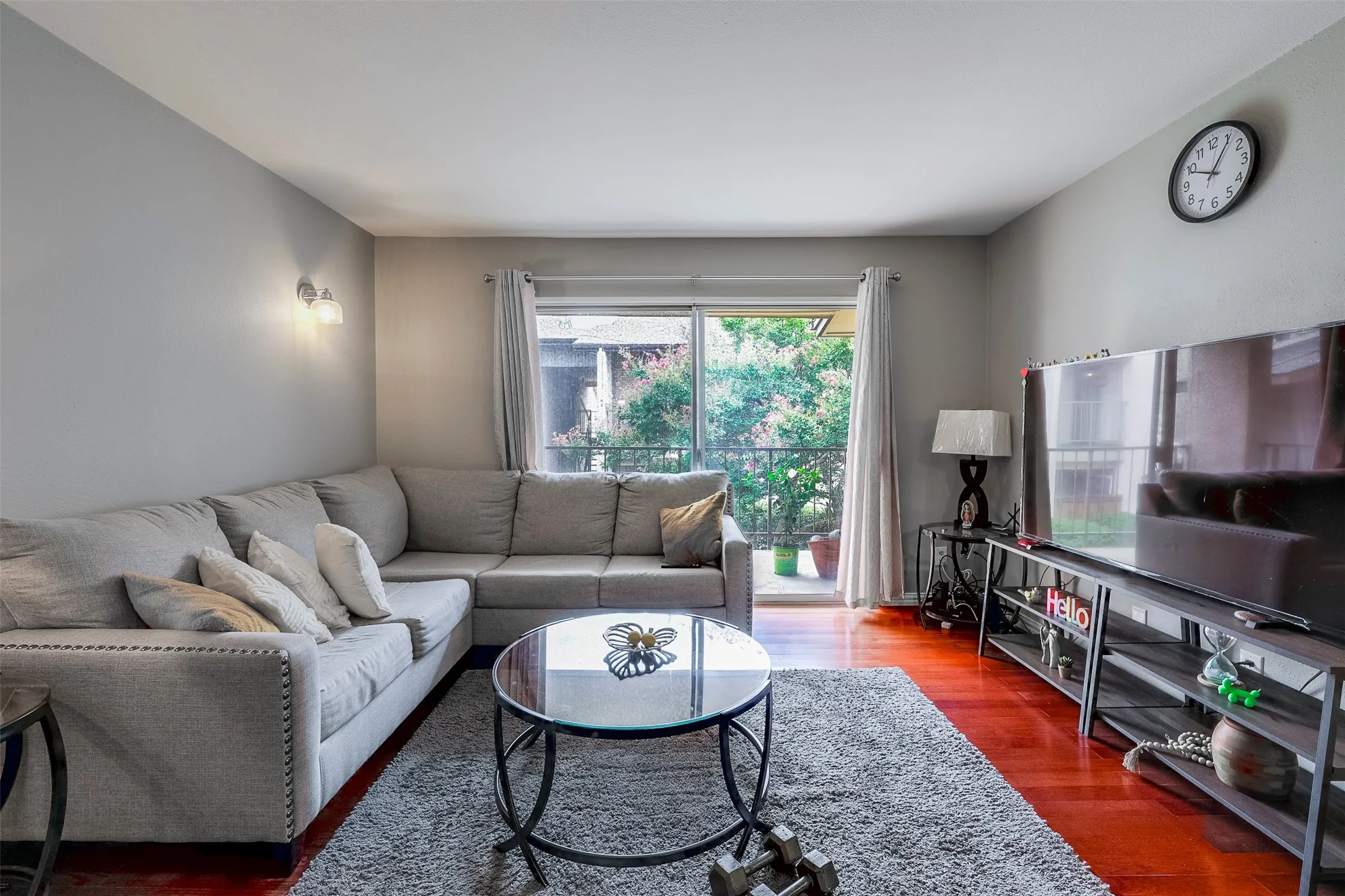 Condominium For Sale in Dallas County , 12830 Midway Road 2118, Dallas, Texas 75244, 3 Bedroom, 2 Bathroom, Garage spaces, 987 Sqft, built in 1970, mls#21367917, Real Estate Agent in Dallas, Homes For Sale in Dallas county, Homes For Sale in Dallas, Realtor in Dallas Texas, Real Estate Brokerage Independent Realty Texas, Luminita Cordes Realtor