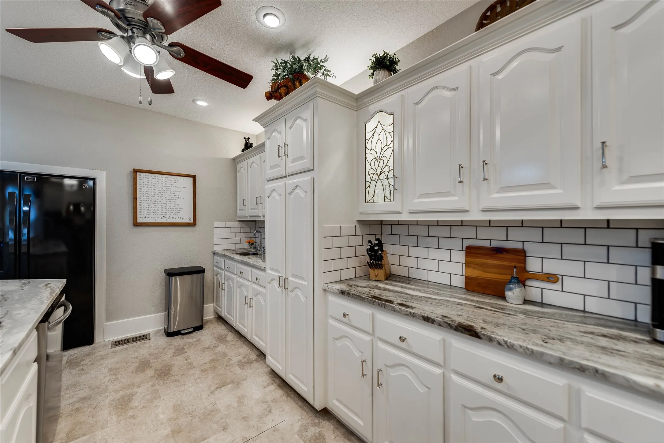 Single Family Residence For Sale in Nolan County , 1400 Sam Houston Street, Sweetwater, Texas 79556, 6 Bedroom, 8 Bathroom, 4 Garage spaces, 7,798 Sqft, built in 1912, mls#21368282, Real Estate Agent in Sweetwater, Homes For Sale in Nolan county, Homes For Sale in Sweetwater, Realtor in Sweetwater Texas, Real Estate Brokerage Independent Realty Texas, Luminita Cordes Realtor