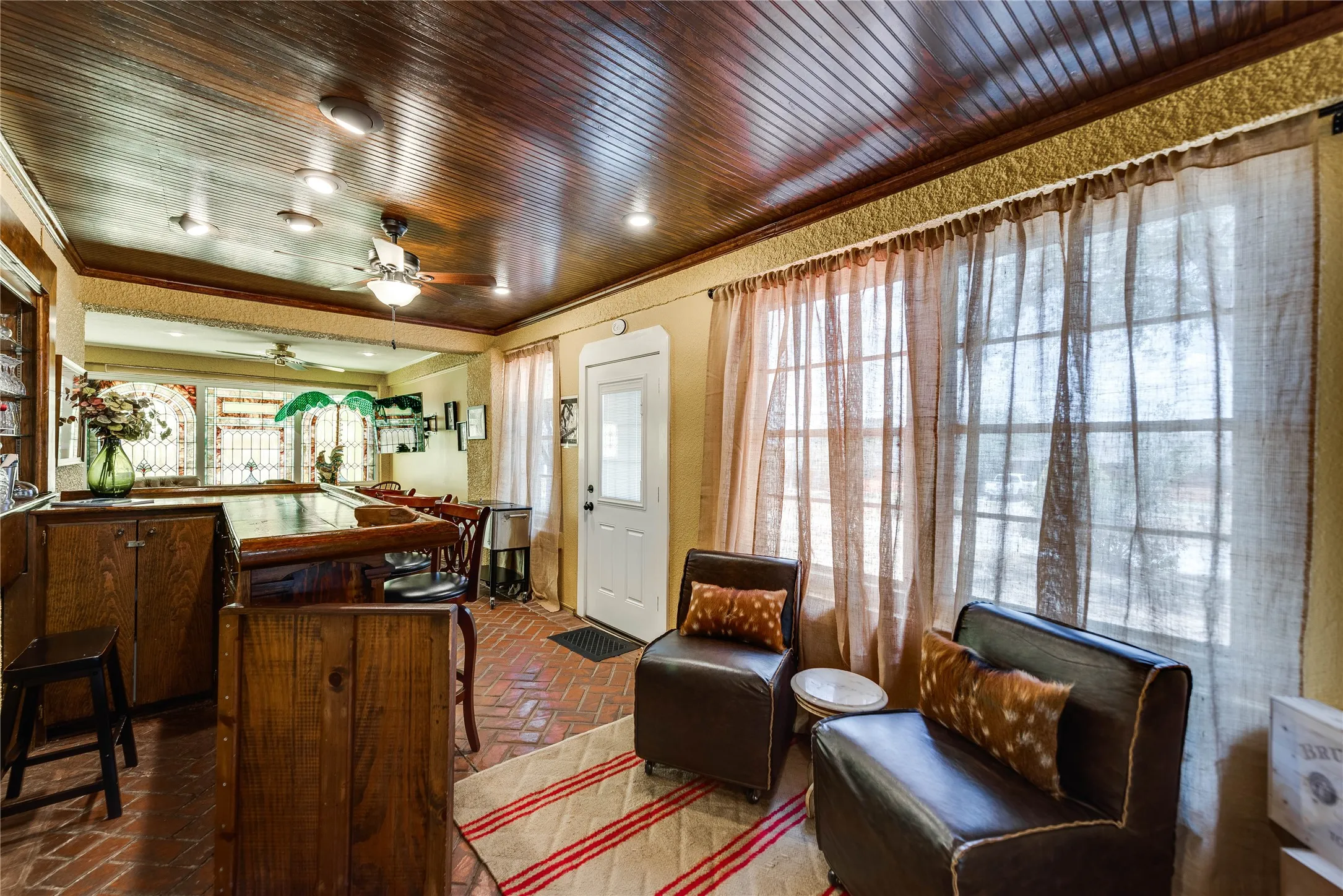 Single Family Residence For Sale in Nolan County , 1400 Sam Houston Street, Sweetwater, Texas 79556, 6 Bedroom, 8 Bathroom, 4 Garage spaces, 7,798 Sqft, built in 1912, mls#21368282, Real Estate Agent in Sweetwater, Homes For Sale in Nolan county, Homes For Sale in Sweetwater, Realtor in Sweetwater Texas, Real Estate Brokerage Independent Realty Texas, Luminita Cordes Realtor