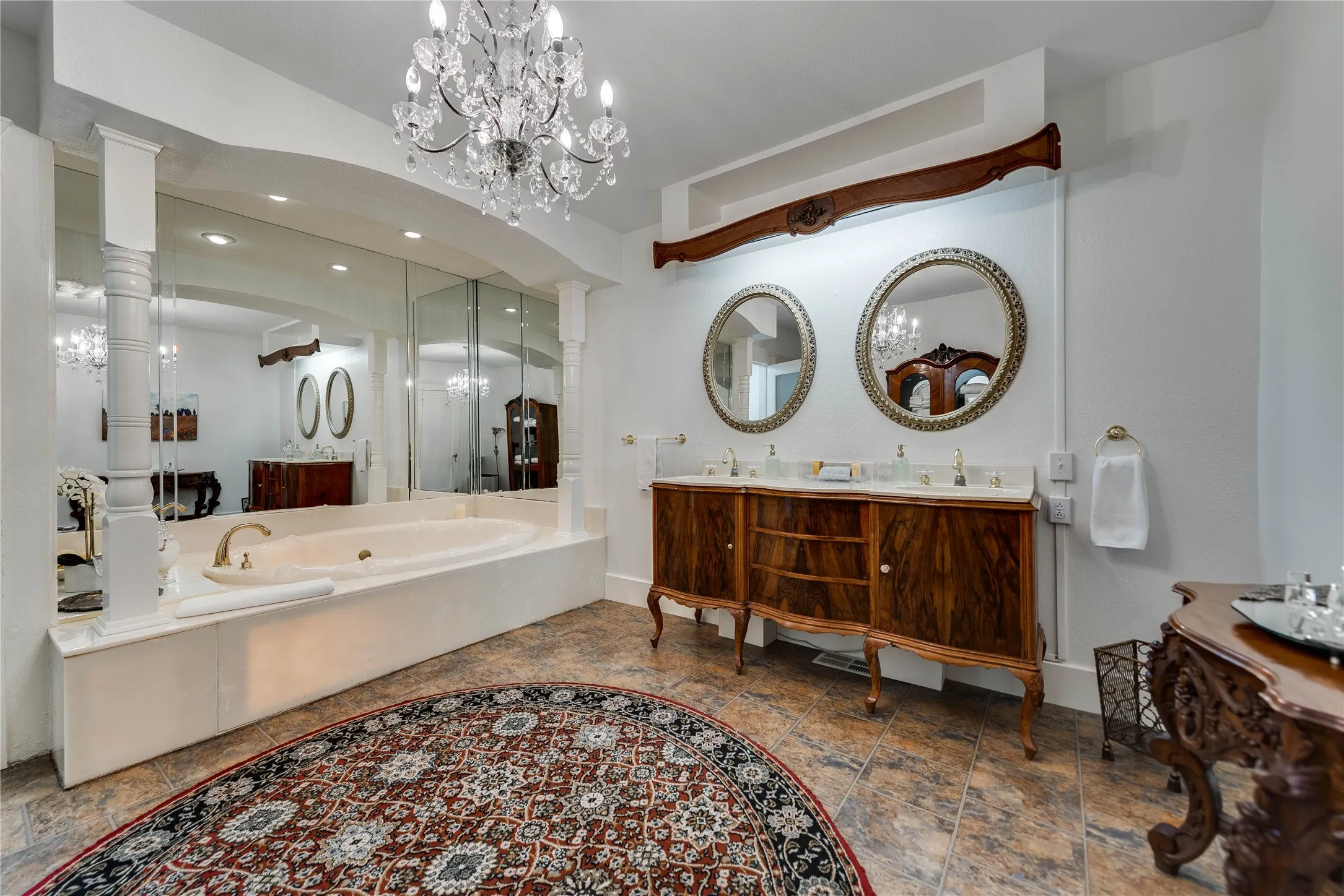 Single Family Residence For Sale in Nolan County , 1400 Sam Houston Street, Sweetwater, Texas 79556, 6 Bedroom, 8 Bathroom, 4 Garage spaces, 7,798 Sqft, built in 1912, mls#21368282, Real Estate Agent in Sweetwater, Homes For Sale in Nolan county, Homes For Sale in Sweetwater, Realtor in Sweetwater Texas, Real Estate Brokerage Independent Realty Texas, Luminita Cordes Realtor