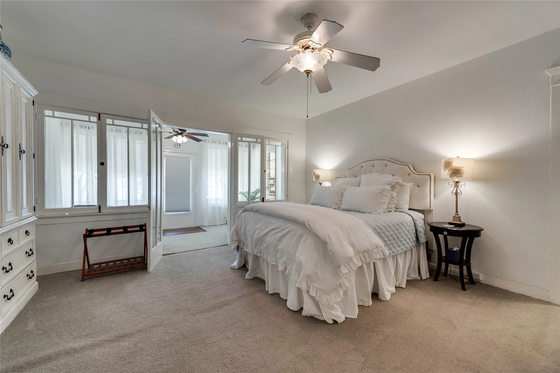 Single Family Residence For Sale in Nolan County , 1400 Sam Houston Street, Sweetwater, Texas 79556, 6 Bedroom, 8 Bathroom, 4 Garage spaces, 7,798 Sqft, built in 1912, mls#21368282, Real Estate Agent in Sweetwater, Homes For Sale in Nolan county, Homes For Sale in Sweetwater, Realtor in Sweetwater Texas, Real Estate Brokerage Independent Realty Texas, Luminita Cordes Realtor