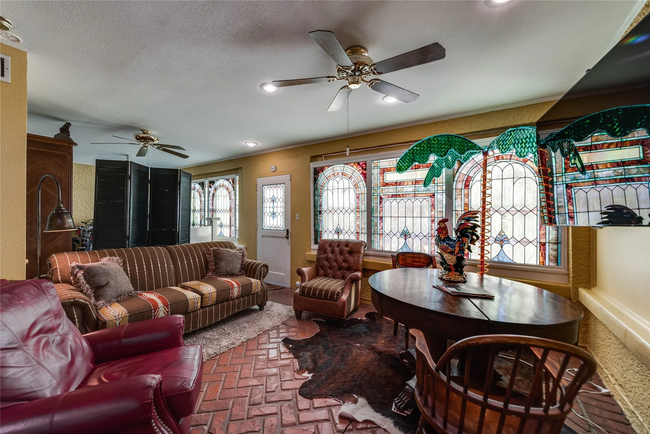 Single Family Residence For Sale in Nolan County , 1400 Sam Houston Street, Sweetwater, Texas 79556, 6 Bedroom, 8 Bathroom, 4 Garage spaces, 7,798 Sqft, built in 1912, mls#21368282, Real Estate Agent in Sweetwater, Homes For Sale in Nolan county, Homes For Sale in Sweetwater, Realtor in Sweetwater Texas, Real Estate Brokerage Independent Realty Texas, Luminita Cordes Realtor
