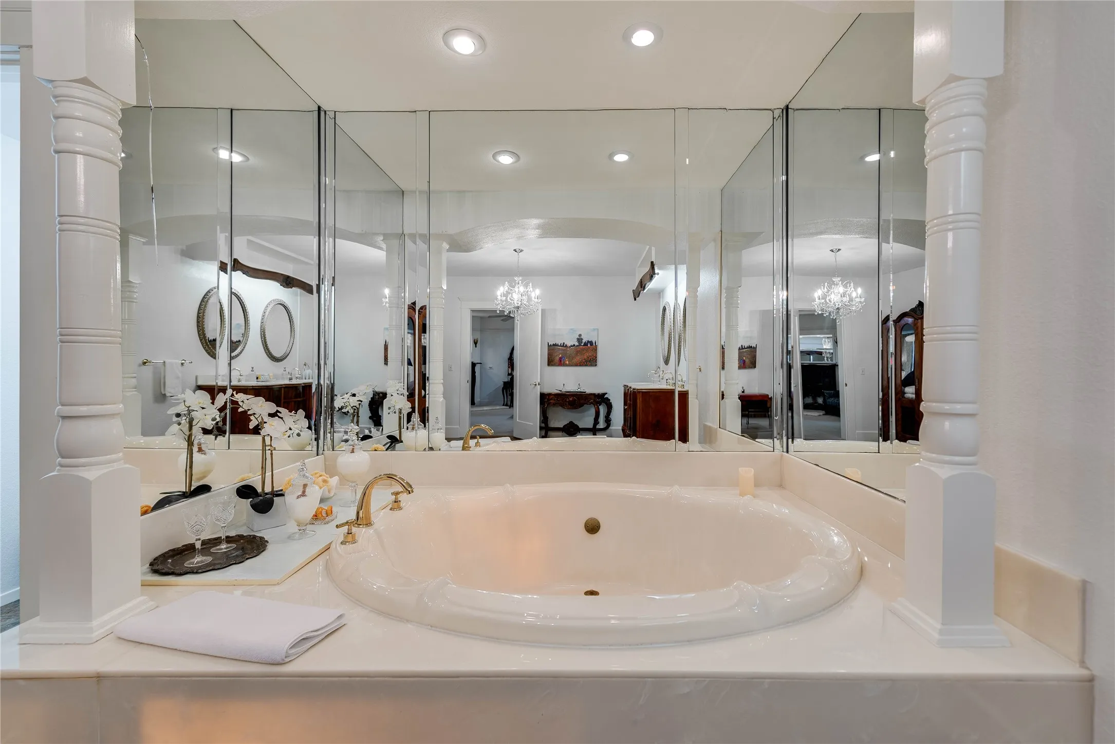Single Family Residence For Sale in Nolan County , 1400 Sam Houston Street, Sweetwater, Texas 79556, 6 Bedroom, 8 Bathroom, 4 Garage spaces, 7,798 Sqft, built in 1912, mls#21368282, Real Estate Agent in Sweetwater, Homes For Sale in Nolan county, Homes For Sale in Sweetwater, Realtor in Sweetwater Texas, Real Estate Brokerage Independent Realty Texas, Luminita Cordes Realtor