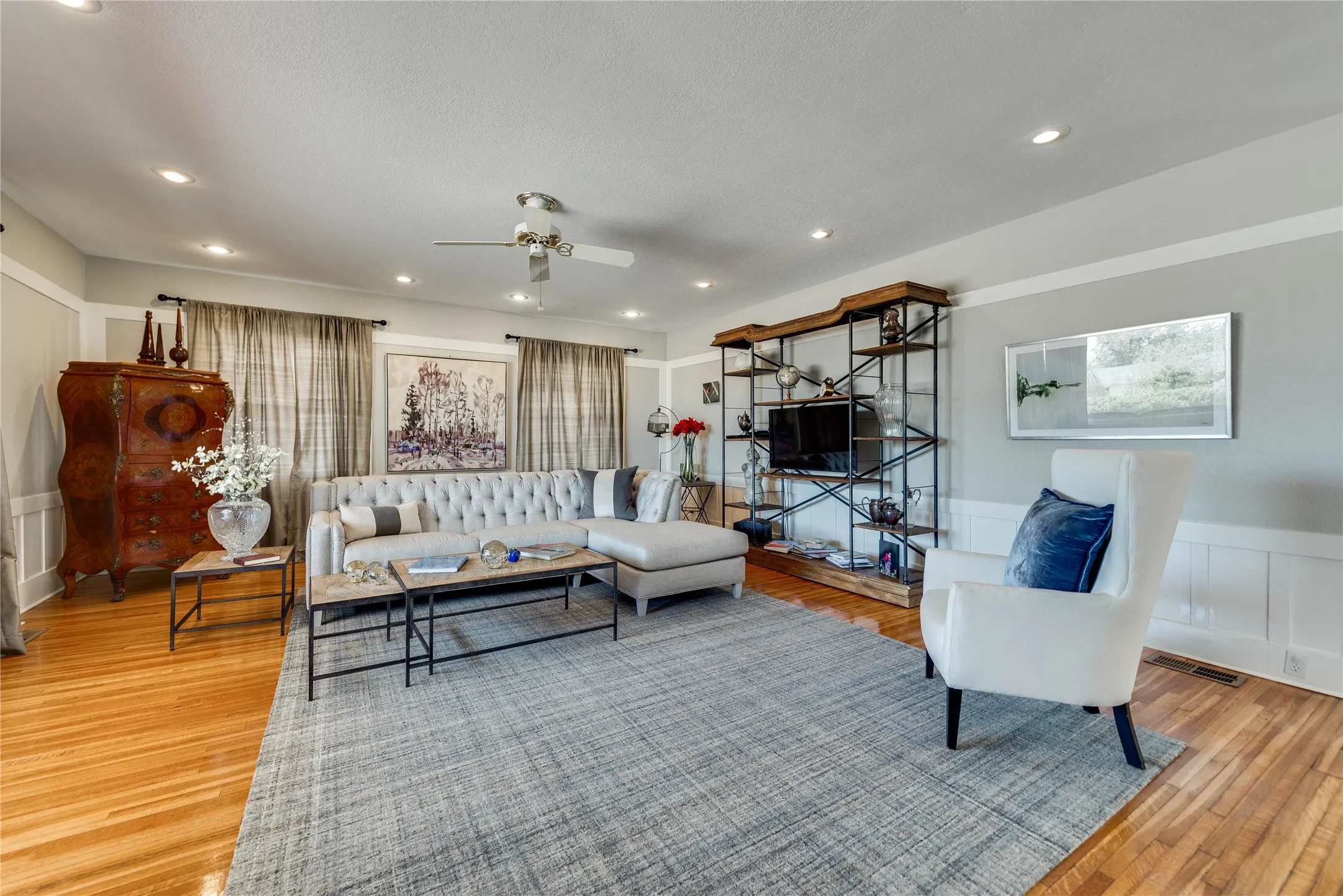 Single Family Residence For Sale in Nolan County , 1400 Sam Houston Street, Sweetwater, Texas 79556, 6 Bedroom, 8 Bathroom, 4 Garage spaces, 7,798 Sqft, built in 1912, mls#21368282, Real Estate Agent in Sweetwater, Homes For Sale in Nolan county, Homes For Sale in Sweetwater, Realtor in Sweetwater Texas, Real Estate Brokerage Independent Realty Texas, Luminita Cordes Realtor