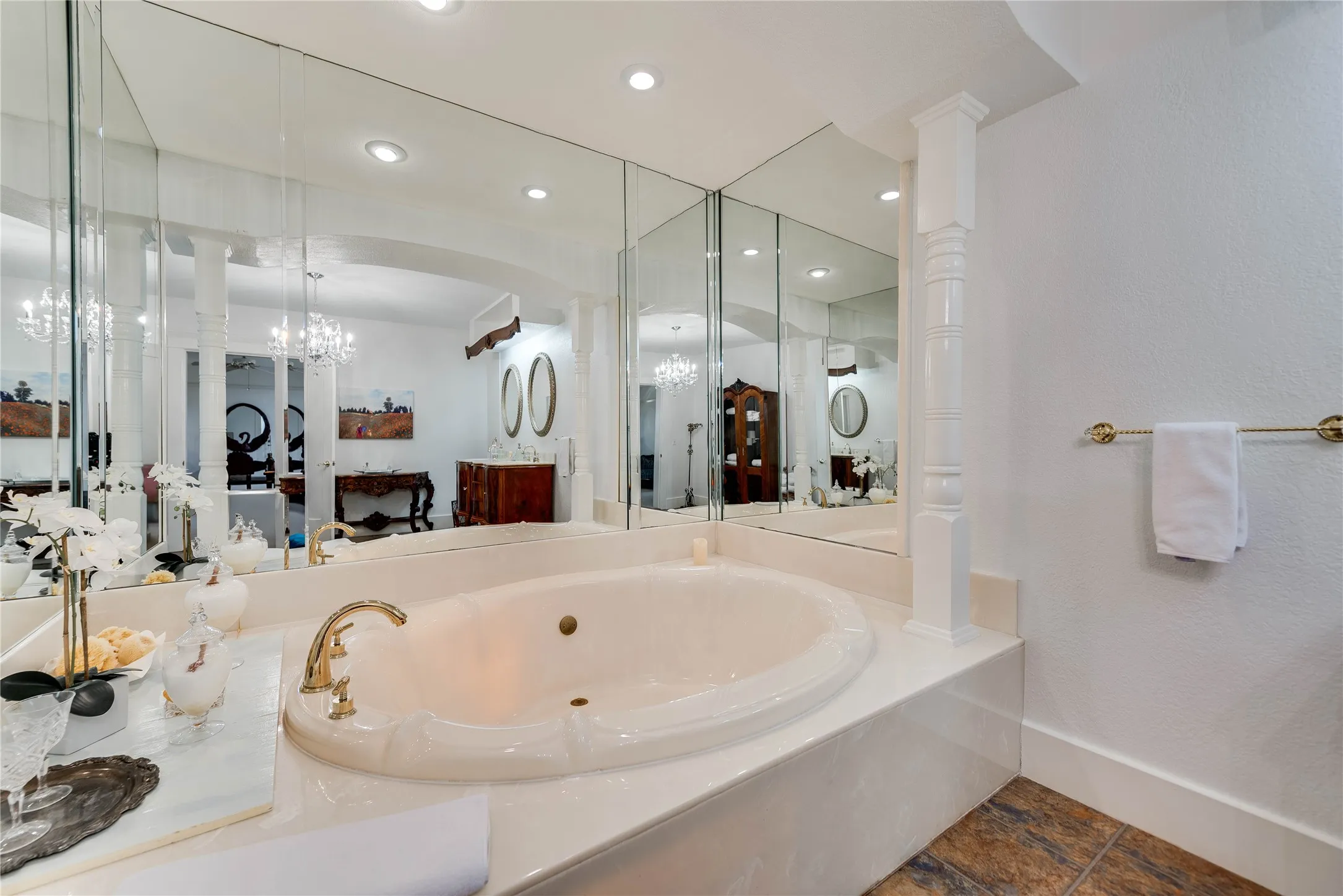 Single Family Residence For Sale in Nolan County , 1400 Sam Houston Street, Sweetwater, Texas 79556, 6 Bedroom, 8 Bathroom, 4 Garage spaces, 7,798 Sqft, built in 1912, mls#21368282, Real Estate Agent in Sweetwater, Homes For Sale in Nolan county, Homes For Sale in Sweetwater, Realtor in Sweetwater Texas, Real Estate Brokerage Independent Realty Texas, Luminita Cordes Realtor