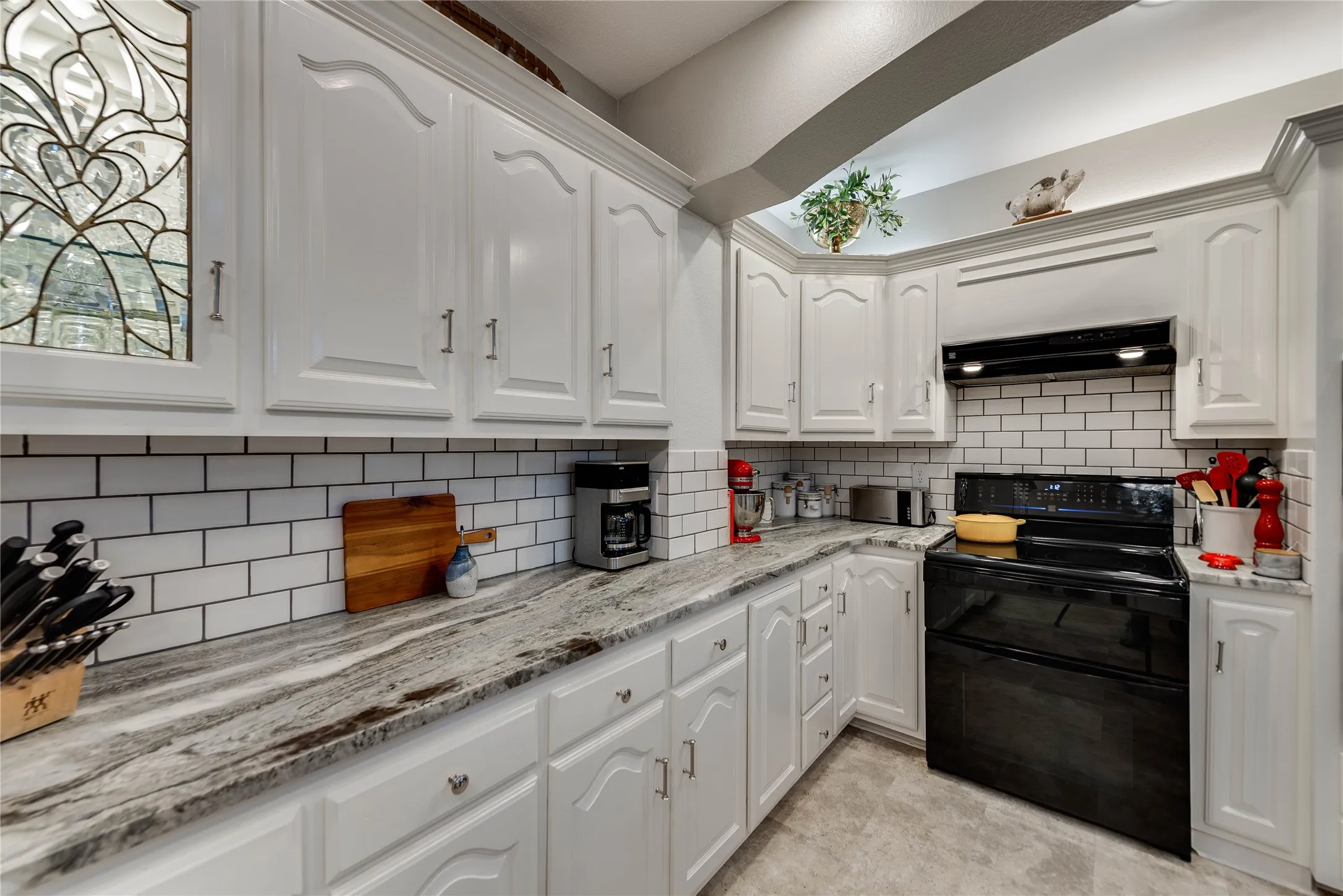 Single Family Residence For Sale in Nolan County , 1400 Sam Houston Street, Sweetwater, Texas 79556, 6 Bedroom, 8 Bathroom, 4 Garage spaces, 7,798 Sqft, built in 1912, mls#21368282, Real Estate Agent in Sweetwater, Homes For Sale in Nolan county, Homes For Sale in Sweetwater, Realtor in Sweetwater Texas, Real Estate Brokerage Independent Realty Texas, Luminita Cordes Realtor