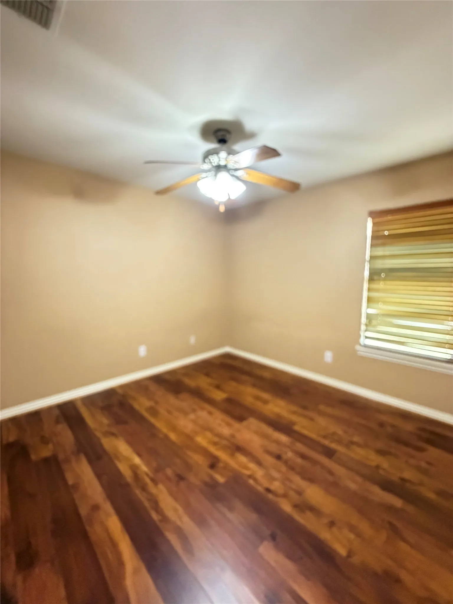 Single Family Residence For Sale in Tarrant County , 7806 Quiet Waters Drive, Arlington, Texas 76016, 3 Bedroom, 2 Bathroom, 2 Garage spaces, 1,839 Sqft, built in 2004, mls#21368225, Real Estate Agent in Arlington, Homes For Sale in Tarrant county, Homes For Sale in Arlington, Realtor in Arlington Texas, Real Estate Brokerage Independent Realty Texas, Luminita Cordes Realtor