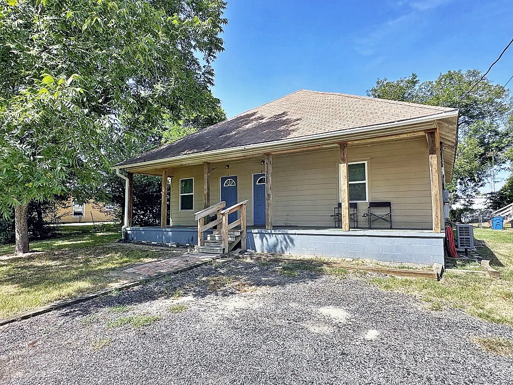 Duplex For Sale in Henderson County , 11281 Moss Street, Brownsboro, Texas 75756, 4 Bedroom, 2 Bathroom, Garage spaces, 0 Sqft, built in 1932, mls#21368287, Real Estate Agent in Brownsboro, Homes For Sale in Henderson county, Homes For Sale in Brownsboro, Realtor in Brownsboro Texas, Real Estate Brokerage Independent Realty Texas, Luminita Cordes Realtor