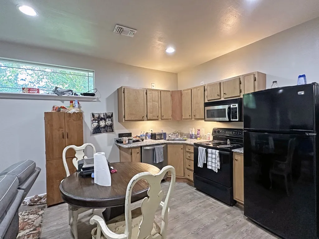 Duplex For Sale in Henderson County , 11281 Moss Street, Brownsboro, Texas 75756, 4 Bedroom, 2 Bathroom, Garage spaces, 0 Sqft, built in 1932, mls#21368287, Real Estate Agent in Brownsboro, Homes For Sale in Henderson county, Homes For Sale in Brownsboro, Realtor in Brownsboro Texas, Real Estate Brokerage Independent Realty Texas, Luminita Cordes Realtor