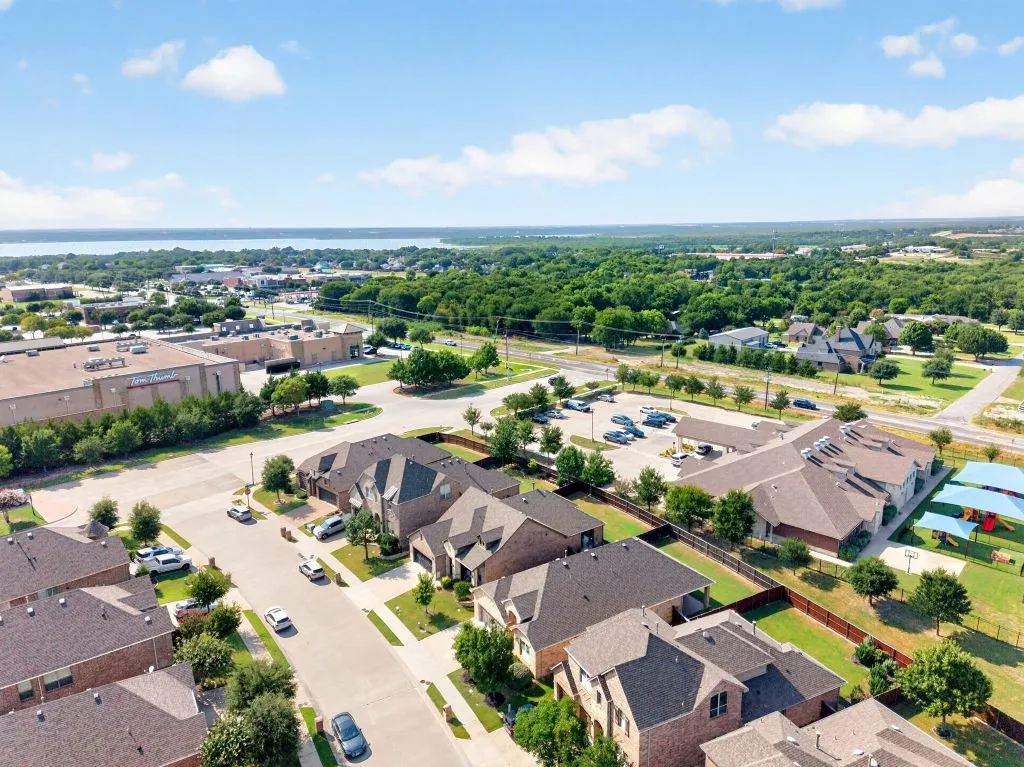 Single Family Residence For Sale in Rockwall County , 808 Knox Drive, Rockwall, Texas 75087, 3 Bedroom, 2 Bathroom, 2 Garage spaces, 2,355 Sqft, built in 2017, mls#21368081, Real Estate Agent in Rockwall, Homes For Sale in Rockwall county, Homes For Sale in Rockwall, Realtor in Rockwall Texas, Real Estate Brokerage Independent Realty Texas, Luminita Cordes Realtor