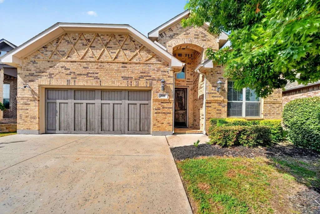 Single Family Residence For Sale in Rockwall County , 808 Knox Drive, Rockwall, Texas 75087, 3 Bedroom, 2 Bathroom, 2 Garage spaces, 2,355 Sqft, built in 2017, mls#21368081, Real Estate Agent in Rockwall, Homes For Sale in Rockwall county, Homes For Sale in Rockwall, Realtor in Rockwall Texas, Real Estate Brokerage Independent Realty Texas, Luminita Cordes Realtor