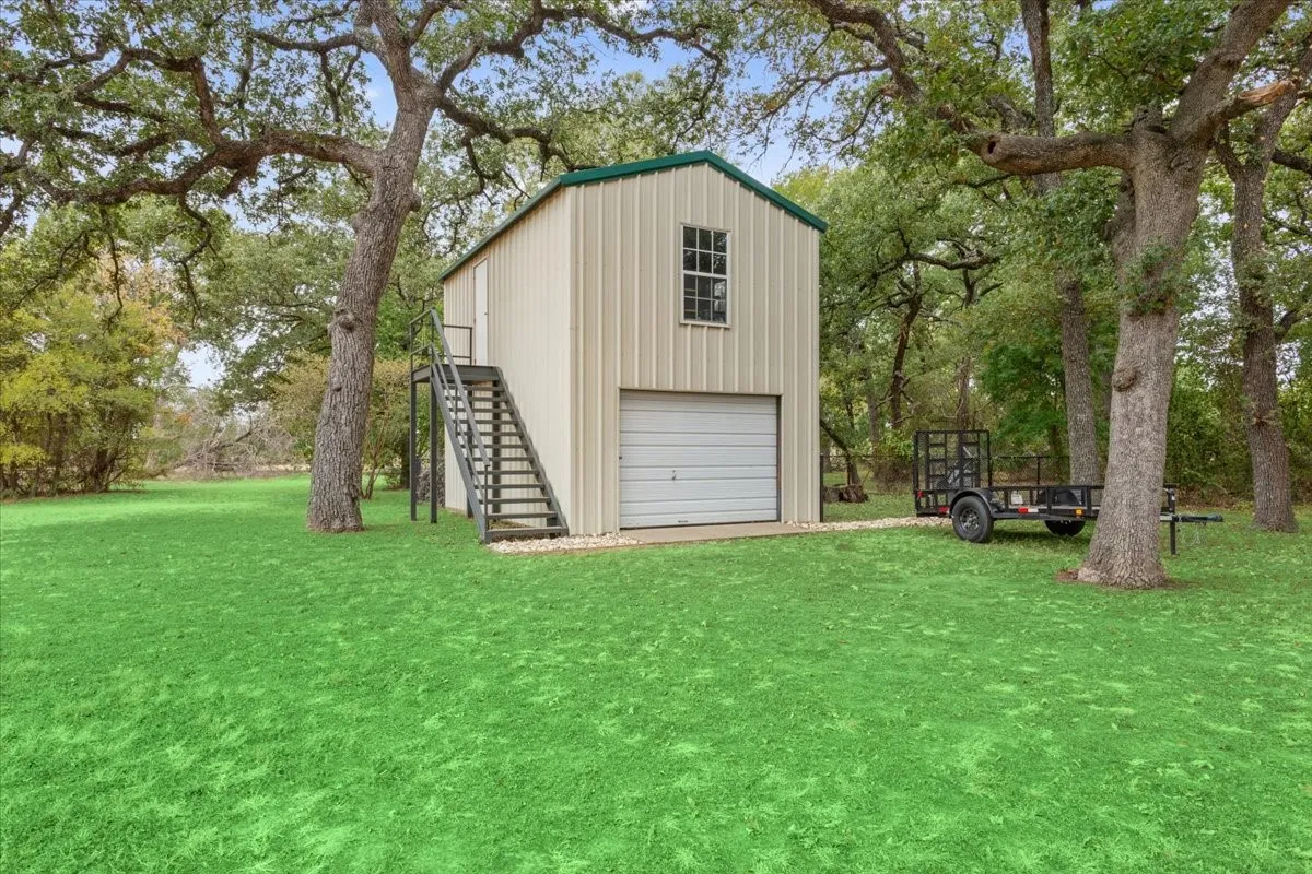 Single Family Residence For Sale in Mc Lennan County , 111 Spring Creek Street, Waco, Texas 76705, 3 Bedroom, 3 Bathroom, 2 Garage spaces, 2,687 Sqft, built in 2002, mls#21368228, Real Estate Agent in Waco, Homes For Sale in Mc Lennan county, Homes For Sale in Waco, Realtor in Waco Texas, Real Estate Brokerage Independent Realty Texas, Luminita Cordes Realtor
