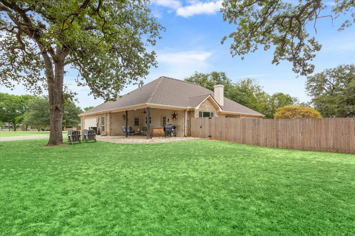 Single Family Residence For Sale in Mc Lennan County , 111 Spring Creek Street, Waco, Texas 76705, 3 Bedroom, 3 Bathroom, 2 Garage spaces, 2,687 Sqft, built in 2002, mls#21368228, Real Estate Agent in Waco, Homes For Sale in Mc Lennan county, Homes For Sale in Waco, Realtor in Waco Texas, Real Estate Brokerage Independent Realty Texas, Luminita Cordes Realtor