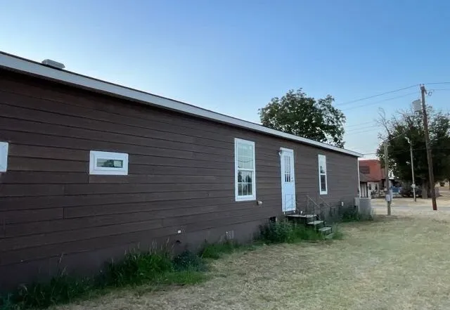 Manufactured Home For Sale in Knox County , 209 N Avenue C, Knox City, Texas 79529, 3 Bedroom, 2 Bathroom, Garage spaces, 2,014 Sqft, built in 2017, mls#21368272, Real Estate Agent in Knox City, Homes For Sale in Knox county, Homes For Sale in Knox City, Realtor in Knox City Texas, Real Estate Brokerage Independent Realty Texas, Luminita Cordes Realtor