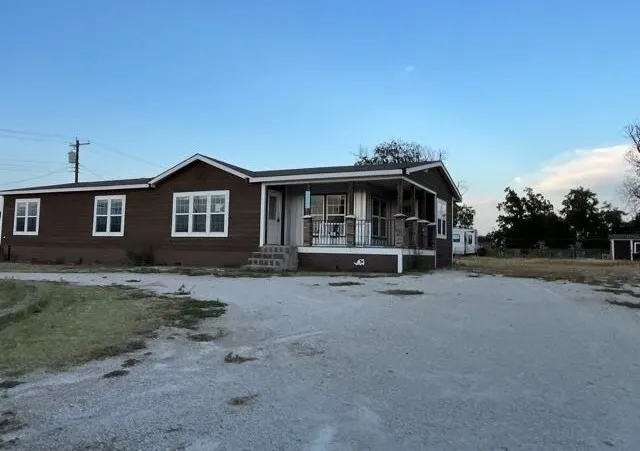 Manufactured Home For Sale in Knox County , 209 N Avenue C, Knox City, Texas 79529, 3 Bedroom, 2 Bathroom, Garage spaces, 2,014 Sqft, built in 2017, mls#21368272, Real Estate Agent in Knox City, Homes For Sale in Knox county, Homes For Sale in Knox City, Realtor in Knox City Texas, Real Estate Brokerage Independent Realty Texas, Luminita Cordes Realtor