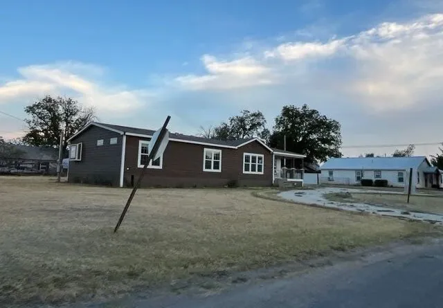 Manufactured Home For Sale in Knox County , 209 N Avenue C, Knox City, Texas 79529, 3 Bedroom, 2 Bathroom, Garage spaces, 2,014 Sqft, built in 2017, mls#21368272, Real Estate Agent in Knox City, Homes For Sale in Knox county, Homes For Sale in Knox City, Realtor in Knox City Texas, Real Estate Brokerage Independent Realty Texas, Luminita Cordes Realtor