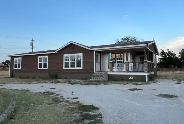 Manufactured Home For Sale in Knox County , 209 N Avenue C, Knox City, Texas 79529, 3 Bedroom, 2 Bathroom, Garage spaces, 2,014 Sqft, built in 2017, mls#21368272, Real Estate Agent in Knox City, Homes For Sale in Knox county, Homes For Sale in Knox City, Realtor in Knox City Texas, Real Estate Brokerage Independent Realty Texas, Luminita Cordes Realtor