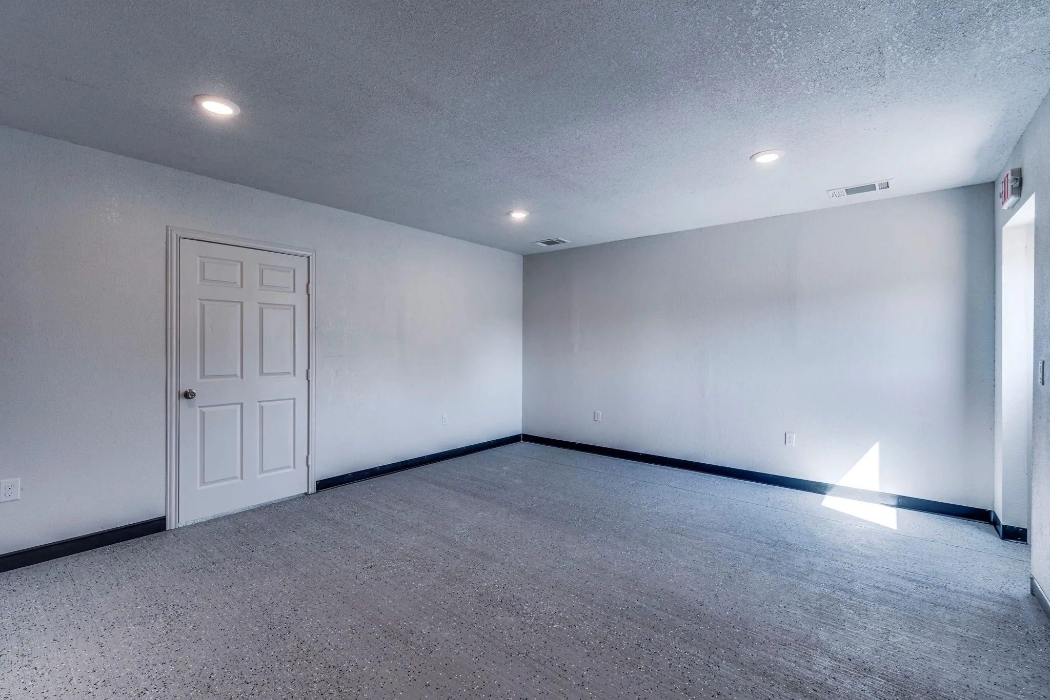 Improved Land For Sale in Ellis County , 3026 S Highway 77, Waxahachie, Texas 75165, 0, 0, Garage spaces, 0 Sqft, built in 2006, Price $2,950,000, mls#21368296, Real Estate Agent in Waxahachie, Homes For Sale in Ellis county, Homes For Sale in Waxahachie, Realtor in Waxahachie Texas, Real Estate Brokerage Independent Realty Texas, Luminita Cordes Realtor