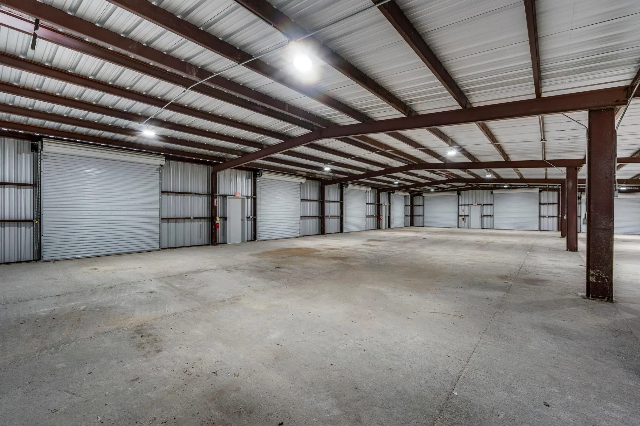 Improved Land For Sale in Ellis County , 3026 S Highway 77, Waxahachie, Texas 75165, 0, 0, Garage spaces, 0 Sqft, built in 2006, Price $2,950,000, mls#21368296, Real Estate Agent in Waxahachie, Homes For Sale in Ellis county, Homes For Sale in Waxahachie, Realtor in Waxahachie Texas, Real Estate Brokerage Independent Realty Texas, Luminita Cordes Realtor