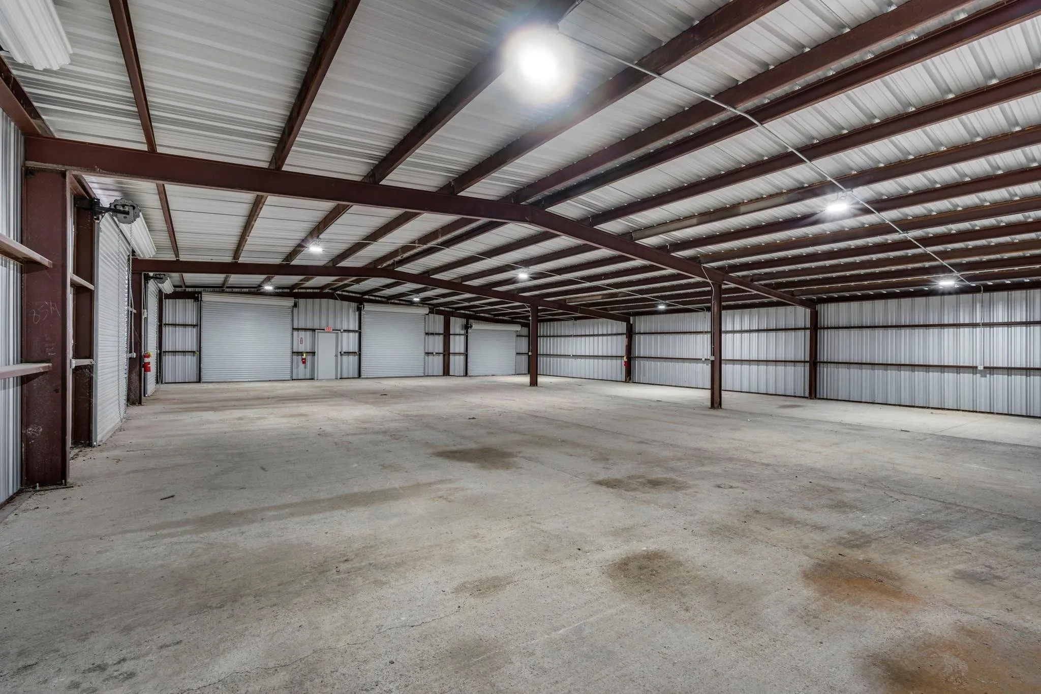 Improved Land For Sale in Ellis County , 3026 S Highway 77, Waxahachie, Texas 75165, 0, 0, Garage spaces, 0 Sqft, built in 2006, Price $2,950,000, mls#21368296, Real Estate Agent in Waxahachie, Homes For Sale in Ellis county, Homes For Sale in Waxahachie, Realtor in Waxahachie Texas, Real Estate Brokerage Independent Realty Texas, Luminita Cordes Realtor