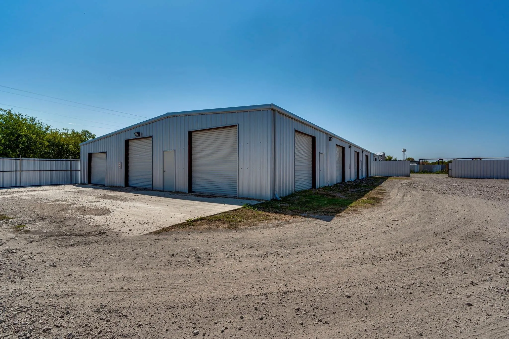 Improved Land For Sale in Ellis County , 3026 S Highway 77, Waxahachie, Texas 75165, 0, 0, Garage spaces, 0 Sqft, built in 2006, Price $2,950,000, mls#21368296, Real Estate Agent in Waxahachie, Homes For Sale in Ellis county, Homes For Sale in Waxahachie, Realtor in Waxahachie Texas, Real Estate Brokerage Independent Realty Texas, Luminita Cordes Realtor