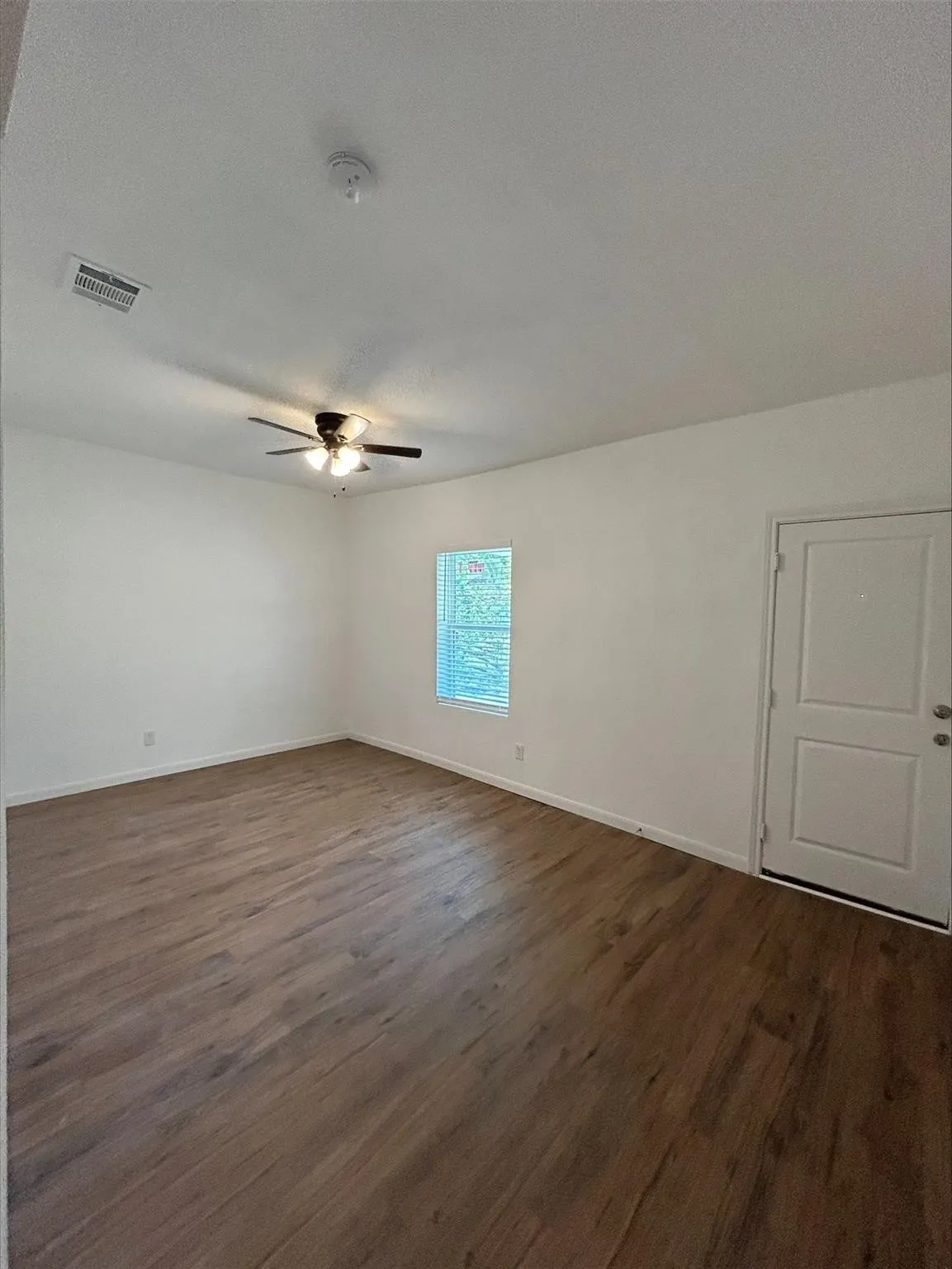 Single Family Residence For Rent in Grayson County , 705 E Jones Street, Sherman, Texas 75090, 3 Bedroom, 2 Bathroom, Garage spaces, 1,016 Sqft, built in 1930, mls#21368297, Real Estate Agent in Sherman, Homes For Rent in Grayson county, Homes For Rent in Sherman, Realtor in Sherman Texas, Real Estate Brokerage Independent Realty Texas, Luminita Cordes Realtor