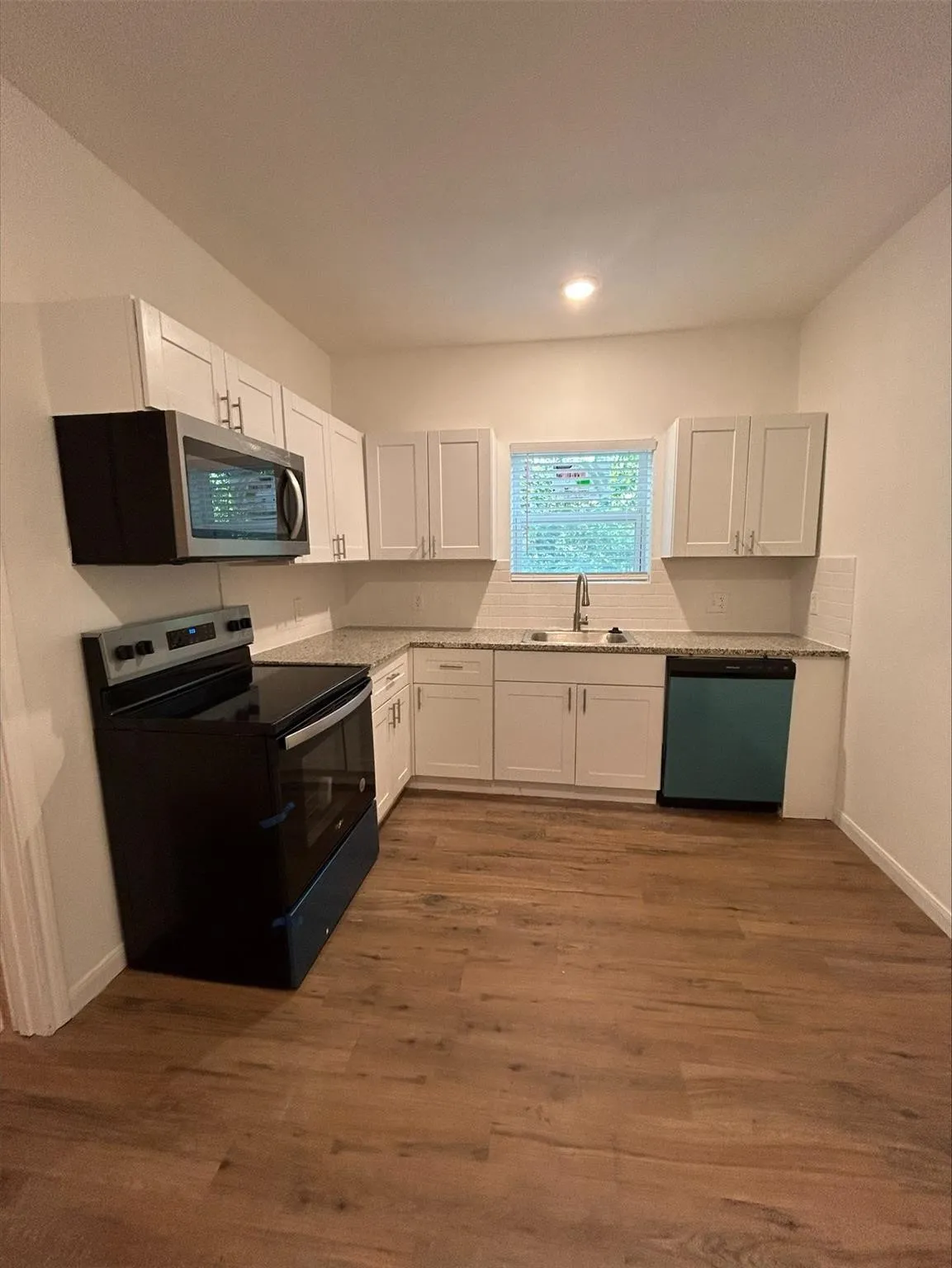 Single Family Residence For Rent in Grayson County , 705 E Jones Street, Sherman, Texas 75090, 3 Bedroom, 2 Bathroom, Garage spaces, 1,016 Sqft, built in 1930, mls#21368297, Real Estate Agent in Sherman, Homes For Rent in Grayson county, Homes For Rent in Sherman, Realtor in Sherman Texas, Real Estate Brokerage Independent Realty Texas, Luminita Cordes Realtor