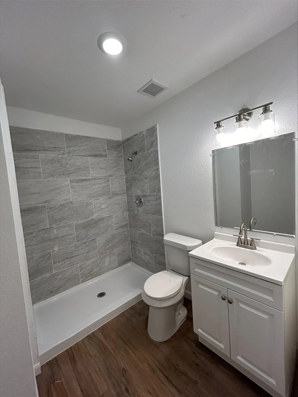 Single Family Residence For Rent in Grayson County , 705 E Jones Street, Sherman, Texas 75090, 3 Bedroom, 2 Bathroom, Garage spaces, 1,016 Sqft, built in 1930, mls#21368297, Real Estate Agent in Sherman, Homes For Rent in Grayson county, Homes For Rent in Sherman, Realtor in Sherman Texas, Real Estate Brokerage Independent Realty Texas, Luminita Cordes Realtor