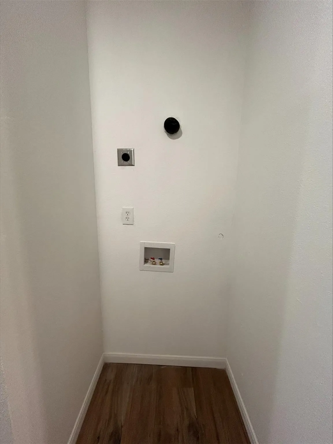 Single Family Residence For Rent in Grayson County , 705 E Jones Street, Sherman, Texas 75090, 3 Bedroom, 2 Bathroom, Garage spaces, 1,016 Sqft, built in 1930, mls#21368297, Real Estate Agent in Sherman, Homes For Rent in Grayson county, Homes For Rent in Sherman, Realtor in Sherman Texas, Real Estate Brokerage Independent Realty Texas, Luminita Cordes Realtor