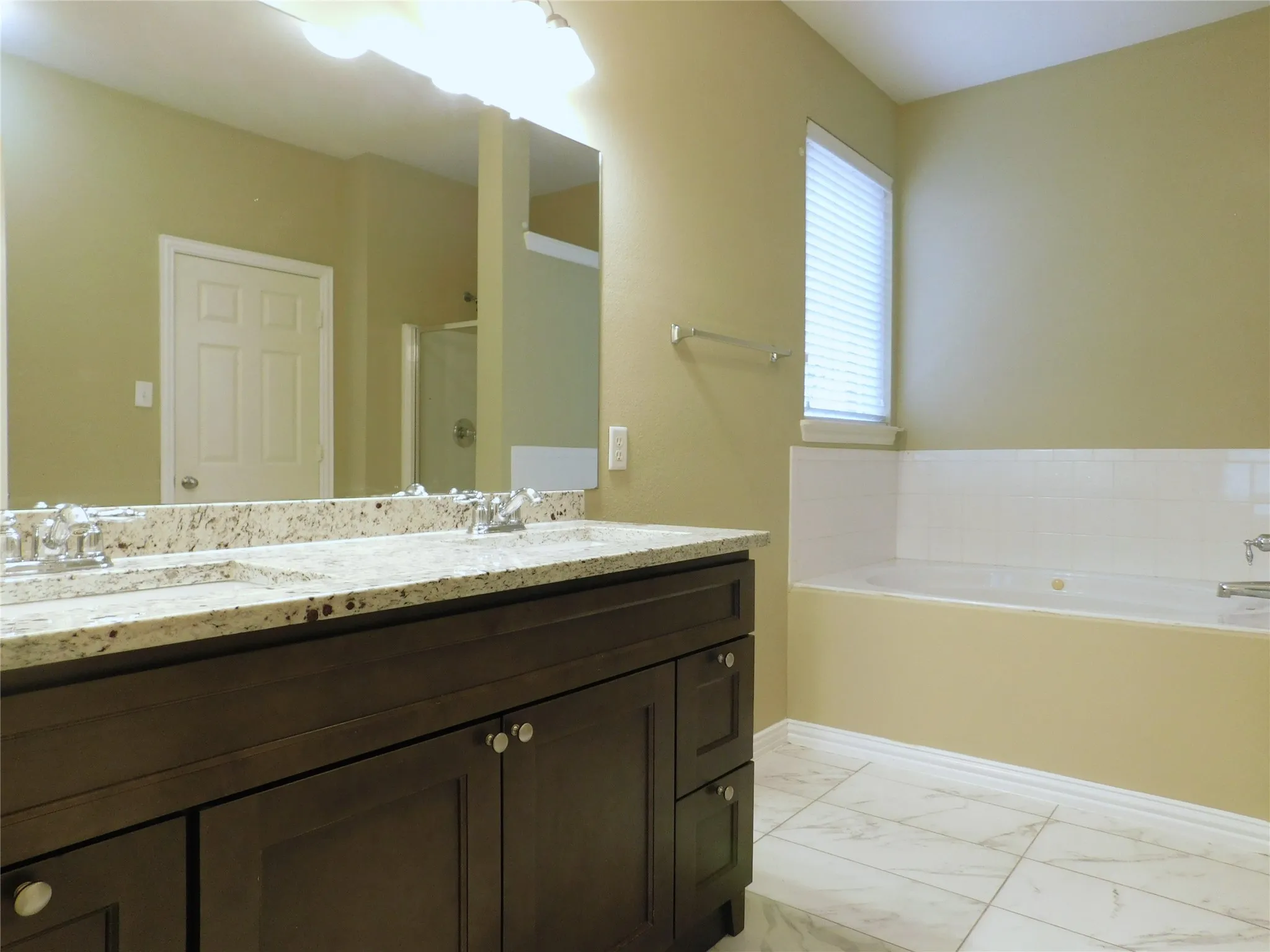 Single Family Residence For Sale in Denton County , 316 Hummingbird Drive, Little Elm, Texas 75068, 4 Bedroom, 4 Bathroom, 2 Garage spaces, 2,928 Sqft, built in 2006, Price $349,900, mls#21368242, Real Estate Agent in Little Elm, Homes For Sale in Denton county, Homes For Sale in Little Elm, Realtor in Little Elm Texas, Real Estate Brokerage Independent Realty Texas, Luminita Cordes Realtor
