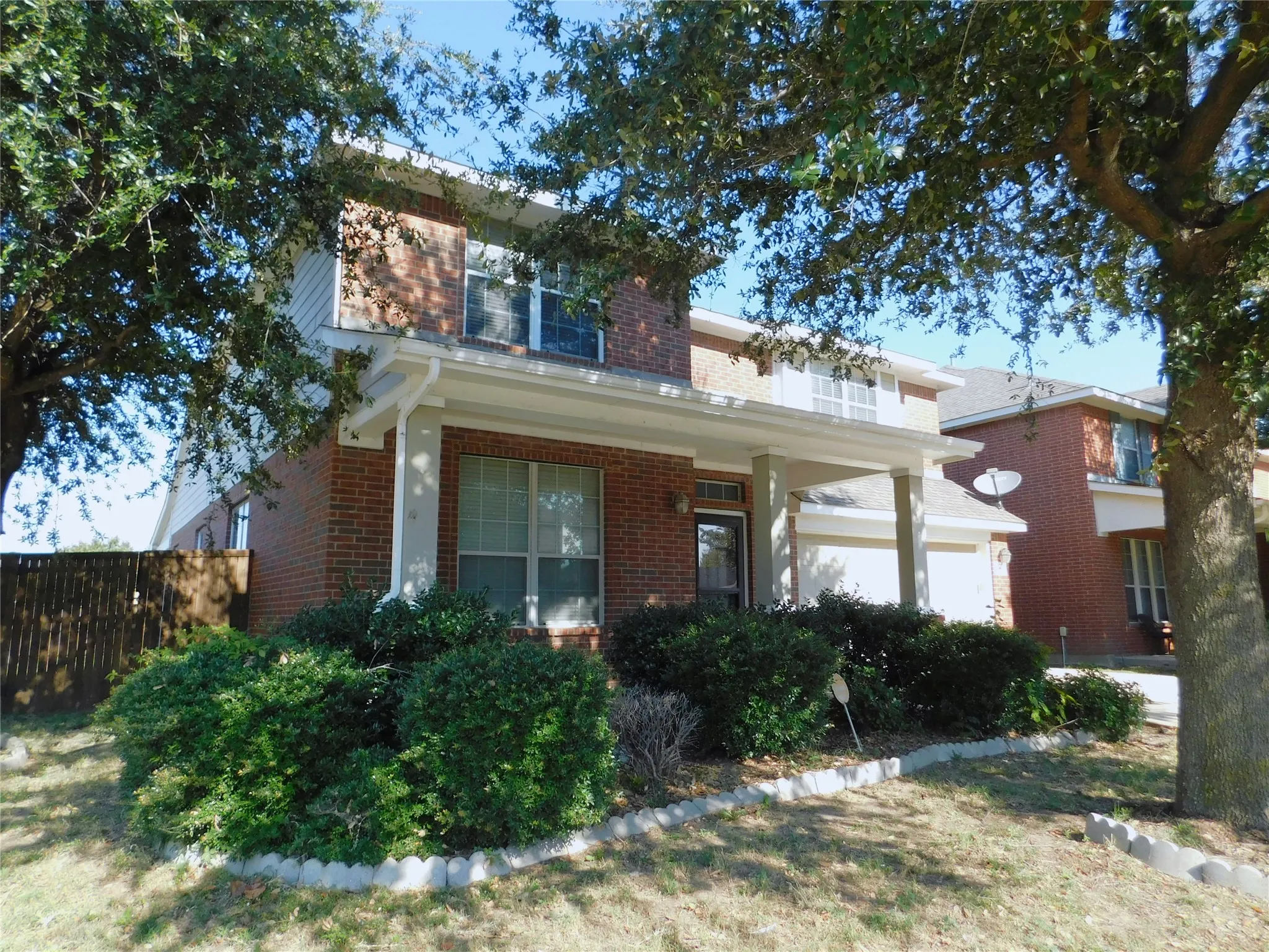 Single Family Residence For Sale in Denton County , 316 Hummingbird Drive, Little Elm, Texas 75068, 4 Bedroom, 4 Bathroom, 2 Garage spaces, 2,928 Sqft, built in 2006, Price $349,900, mls#21368242, Real Estate Agent in Little Elm, Homes For Sale in Denton county, Homes For Sale in Little Elm, Realtor in Little Elm Texas, Real Estate Brokerage Independent Realty Texas, Luminita Cordes Realtor