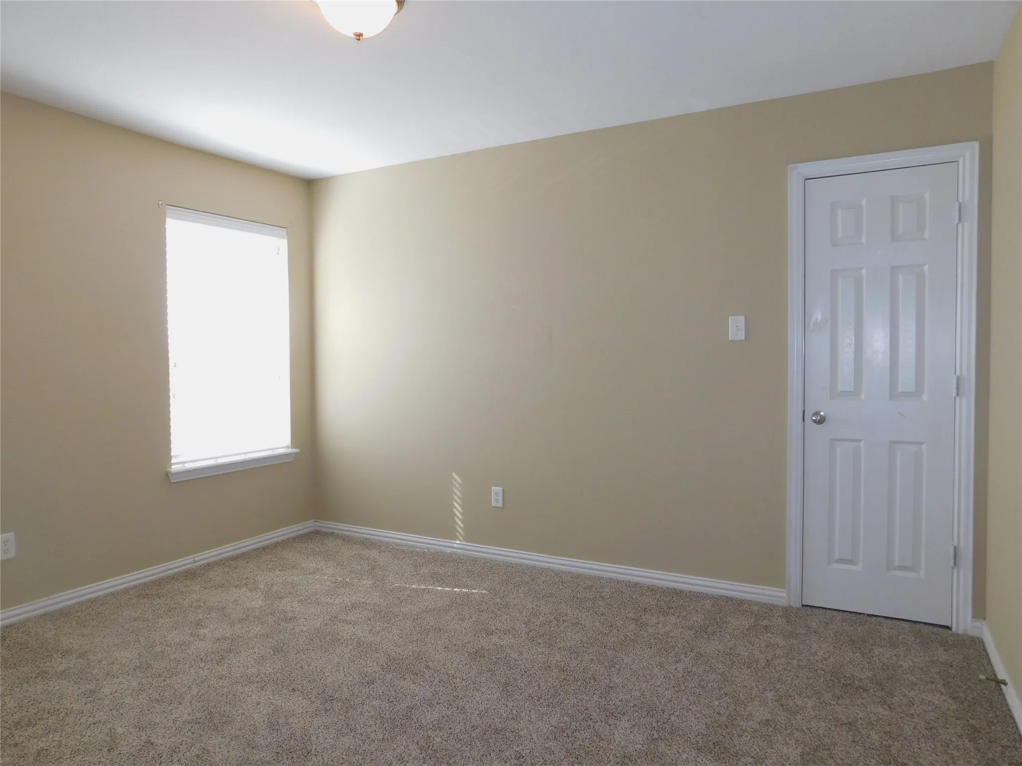 Single Family Residence For Sale in Denton County , 316 Hummingbird Drive, Little Elm, Texas 75068, 4 Bedroom, 4 Bathroom, 2 Garage spaces, 2,928 Sqft, built in 2006, Price $349,900, mls#21368242, Real Estate Agent in Little Elm, Homes For Sale in Denton county, Homes For Sale in Little Elm, Realtor in Little Elm Texas, Real Estate Brokerage Independent Realty Texas, Luminita Cordes Realtor