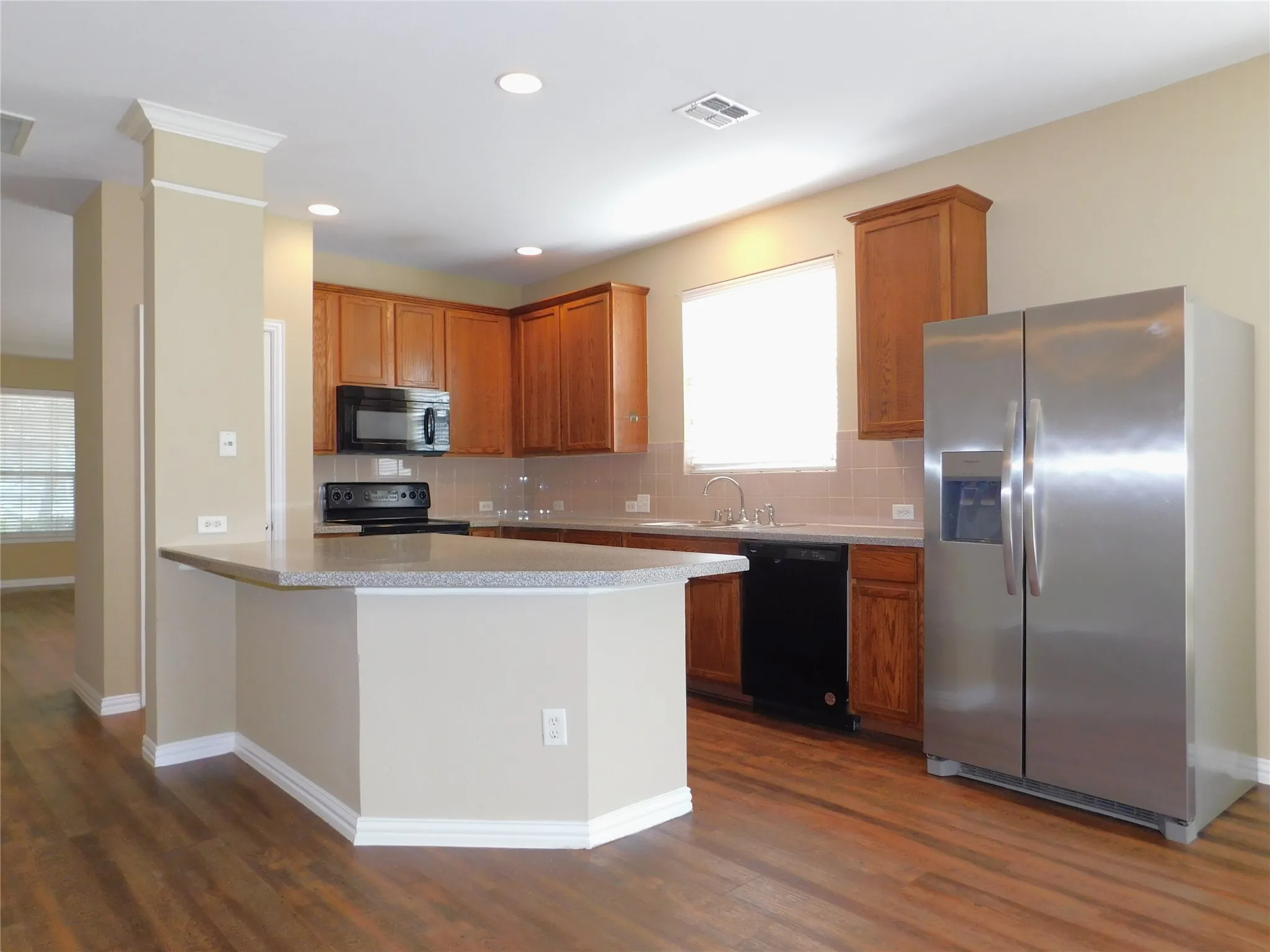 Single Family Residence For Sale in Denton County , 316 Hummingbird Drive, Little Elm, Texas 75068, 4 Bedroom, 4 Bathroom, 2 Garage spaces, 2,928 Sqft, built in 2006, Price $349,900, mls#21368242, Real Estate Agent in Little Elm, Homes For Sale in Denton county, Homes For Sale in Little Elm, Realtor in Little Elm Texas, Real Estate Brokerage Independent Realty Texas, Luminita Cordes Realtor