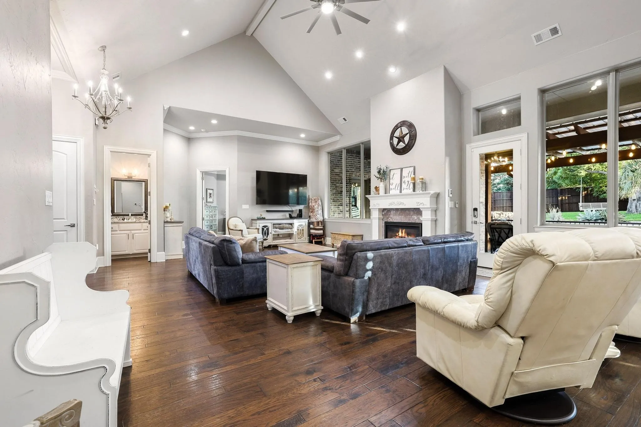 Single Family Residence For Sale in Grayson County , 1702 Verdi Lane, Sherman, Texas 75090, 3 Bedroom, 5 Bathroom, 3 Garage spaces, 3,905 Sqft, built in 2017, mls#21368227, Real Estate Agent in Sherman, Homes For Sale in Grayson county, Homes For Sale in Sherman, Realtor in Sherman Texas, Real Estate Brokerage Independent Realty Texas, Luminita Cordes Realtor