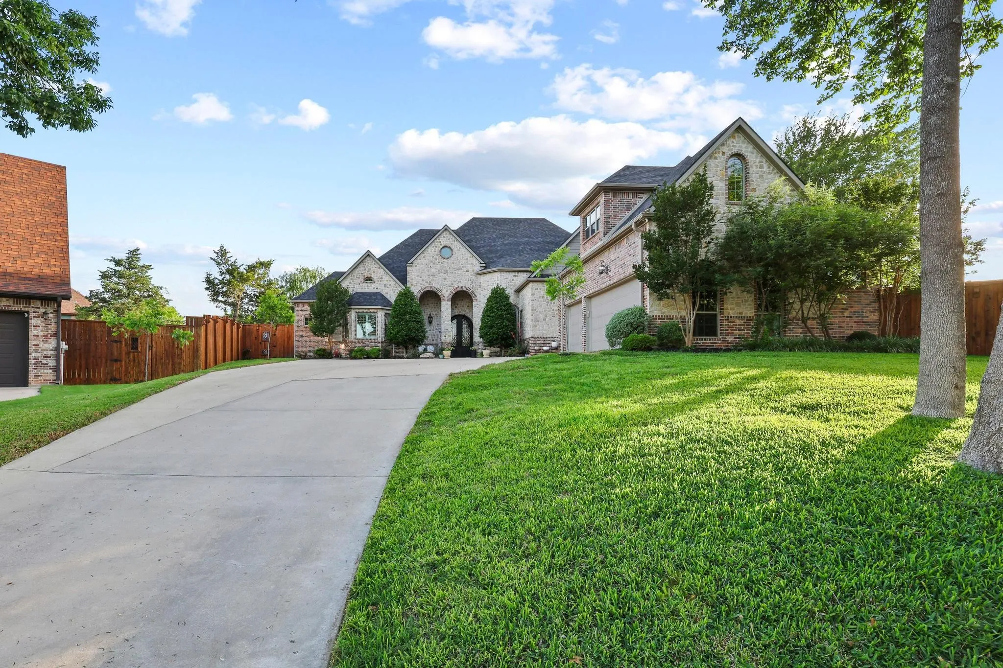 Single Family Residence For Sale in Grayson County , 1702 Verdi Lane, Sherman, Texas 75090, 3 Bedroom, 5 Bathroom, 3 Garage spaces, 3,905 Sqft, built in 2017, mls#21368227, Real Estate Agent in Sherman, Homes For Sale in Grayson county, Homes For Sale in Sherman, Realtor in Sherman Texas, Real Estate Brokerage Independent Realty Texas, Luminita Cordes Realtor