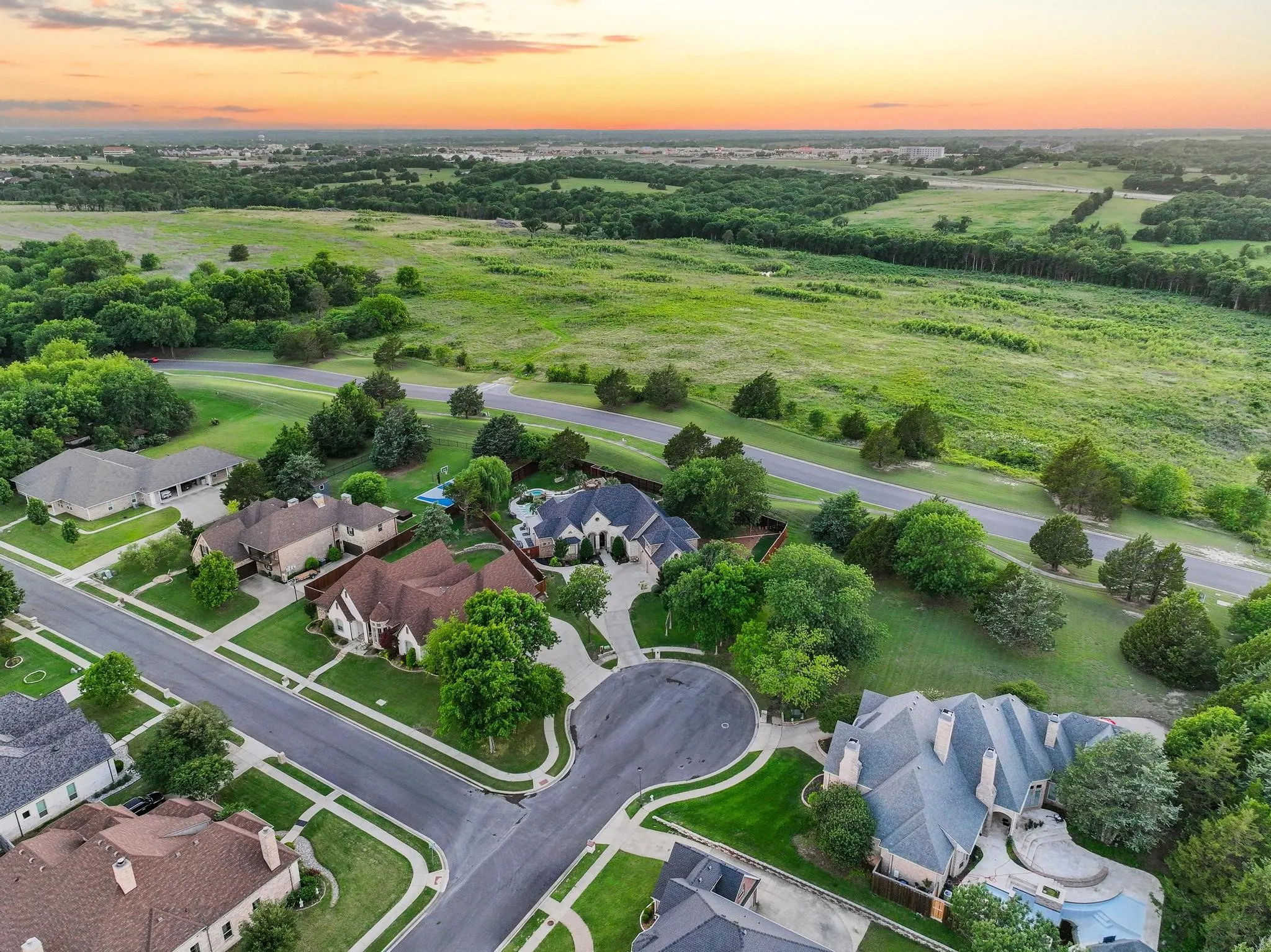 Single Family Residence For Sale in Grayson County , 1702 Verdi Lane, Sherman, Texas 75090, 3 Bedroom, 5 Bathroom, 3 Garage spaces, 3,905 Sqft, built in 2017, mls#21368227, Real Estate Agent in Sherman, Homes For Sale in Grayson county, Homes For Sale in Sherman, Realtor in Sherman Texas, Real Estate Brokerage Independent Realty Texas, Luminita Cordes Realtor