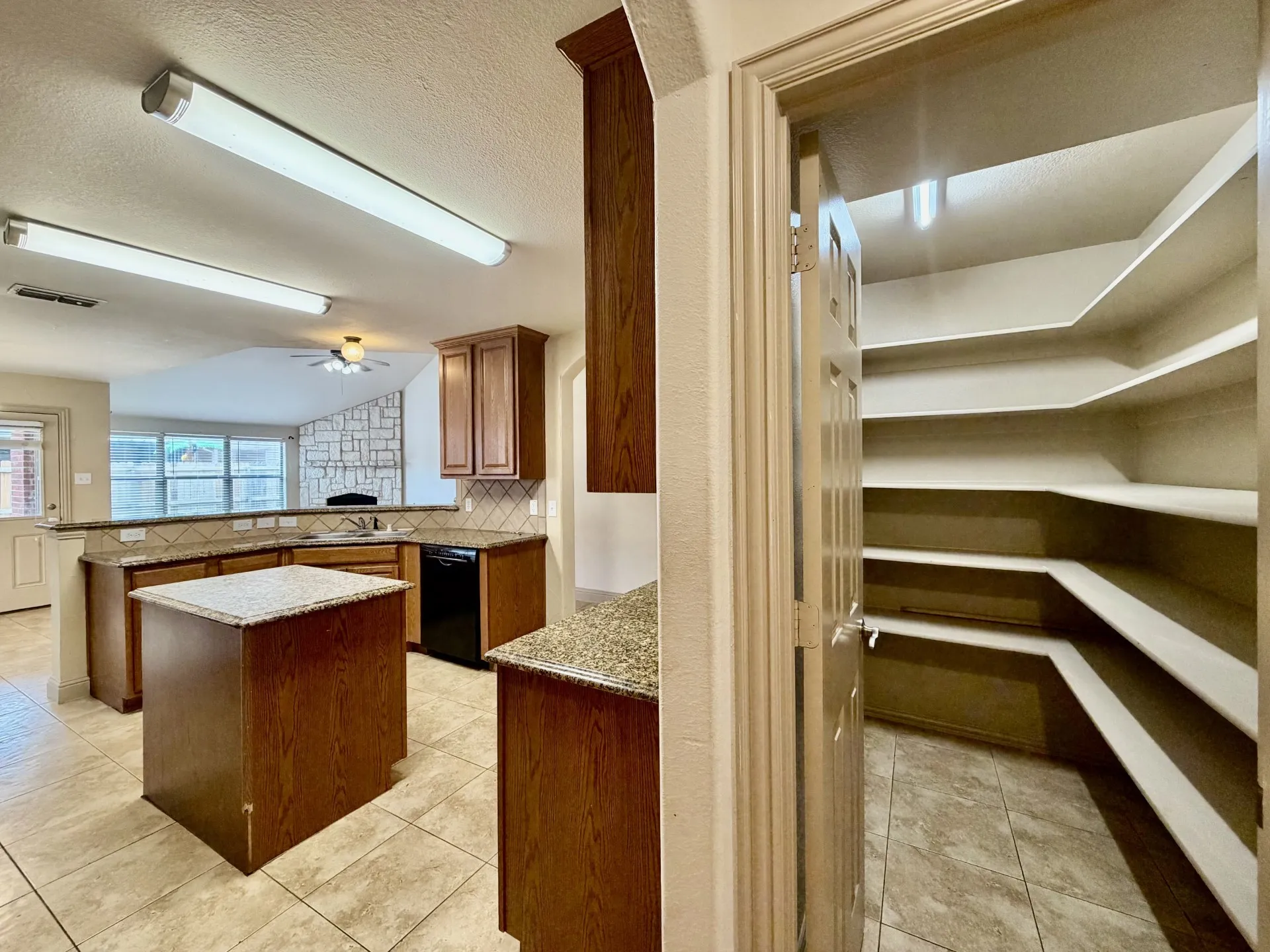 Single Family Residence For Rent in Denton County , 1005 Tallahassee Drive, Denton, Texas 76208, 6 Bedroom, 4 Bathroom, 2 Garage spaces, 3,440 Sqft, built in 2006, mls#21362327, Real Estate Agent in Denton, Homes For Rent in Denton county, Homes For Rent in Denton, Realtor in Denton Texas, Real Estate Brokerage Independent Realty Texas, Luminita Cordes Realtor