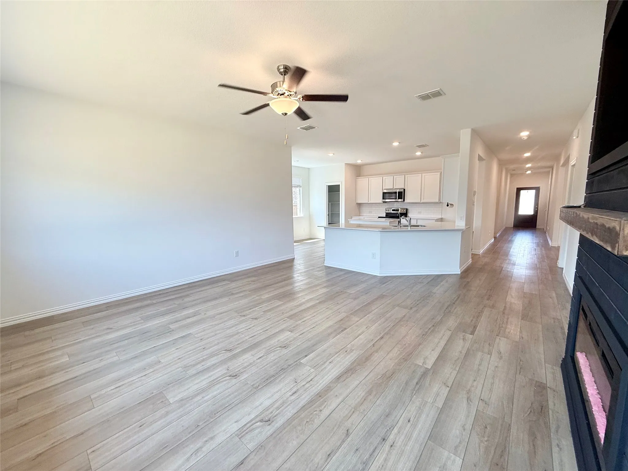 Single Family Residence For Rent in Denton County , 11424 Woody Creek Trail, Aubrey, Texas 76227, 4 Bedroom, 2 Bathroom, 2 Garage spaces, 2,022 Sqft, built in 2022, mls#21368313, Real Estate Agent in Aubrey, Homes For Rent in Denton county, Homes For Rent in Aubrey, Realtor in Aubrey Texas, Real Estate Brokerage Independent Realty Texas, Luminita Cordes Realtor