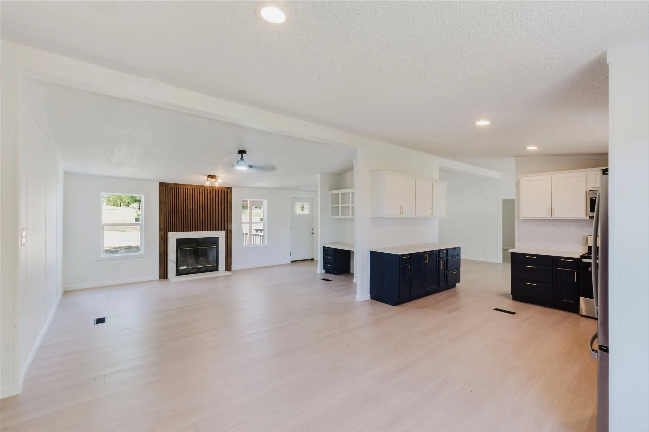 Mobile Home For Sale in Johnson County , 9800 2nd Street, Joshua, Texas 76058, 4 Bedroom, 2 Bathroom, Garage spaces, 2,128 Sqft, built in 1990, mls#21368289, Real Estate Agent in Joshua, Homes For Sale in Johnson county, Homes For Sale in Joshua, Realtor in Joshua Texas, Real Estate Brokerage Independent Realty Texas, Luminita Cordes Realtor