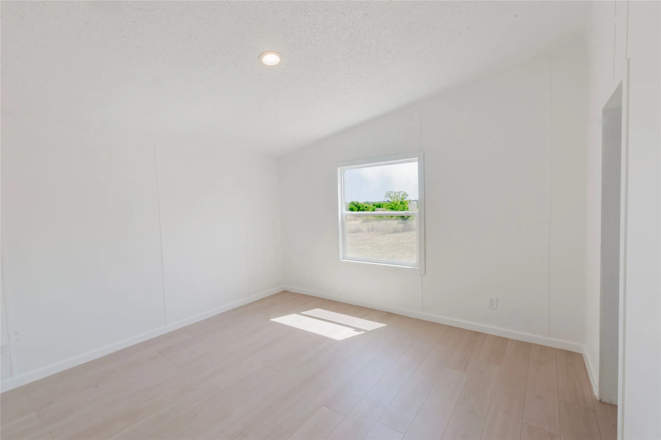 Mobile Home For Sale in Johnson County , 9800 2nd Street, Joshua, Texas 76058, 4 Bedroom, 2 Bathroom, Garage spaces, 2,128 Sqft, built in 1990, mls#21368289, Real Estate Agent in Joshua, Homes For Sale in Johnson county, Homes For Sale in Joshua, Realtor in Joshua Texas, Real Estate Brokerage Independent Realty Texas, Luminita Cordes Realtor
