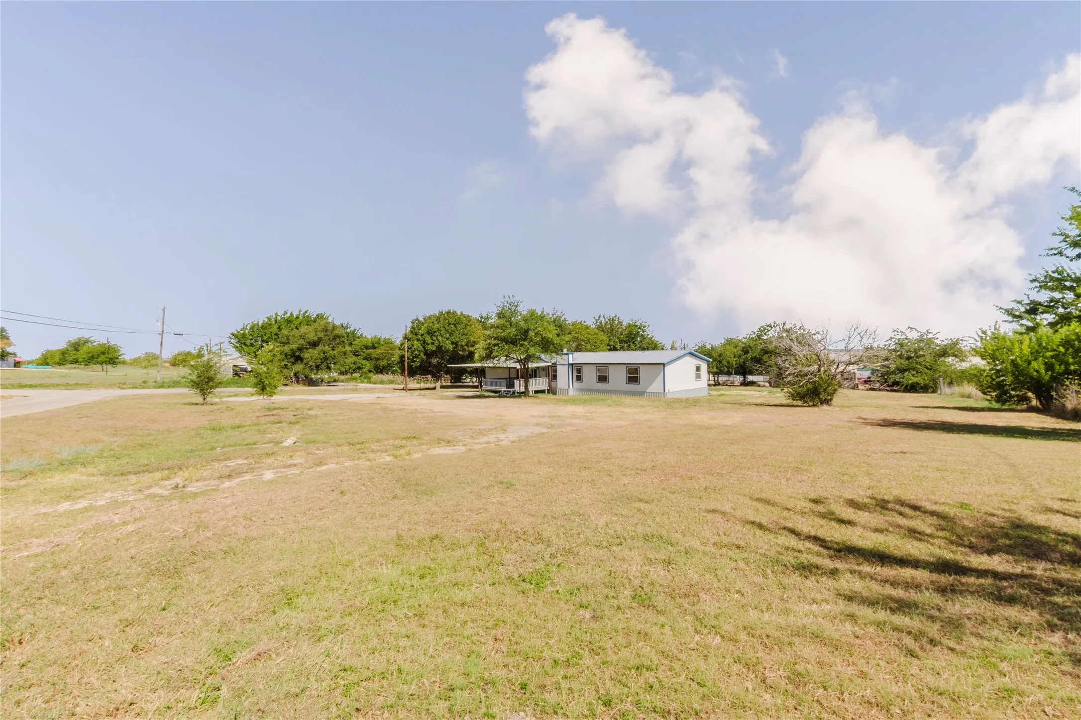 Mobile Home For Sale in Johnson County , 9800 2nd Street, Joshua, Texas 76058, 4 Bedroom, 2 Bathroom, Garage spaces, 2,128 Sqft, built in 1990, mls#21368289, Real Estate Agent in Joshua, Homes For Sale in Johnson county, Homes For Sale in Joshua, Realtor in Joshua Texas, Real Estate Brokerage Independent Realty Texas, Luminita Cordes Realtor