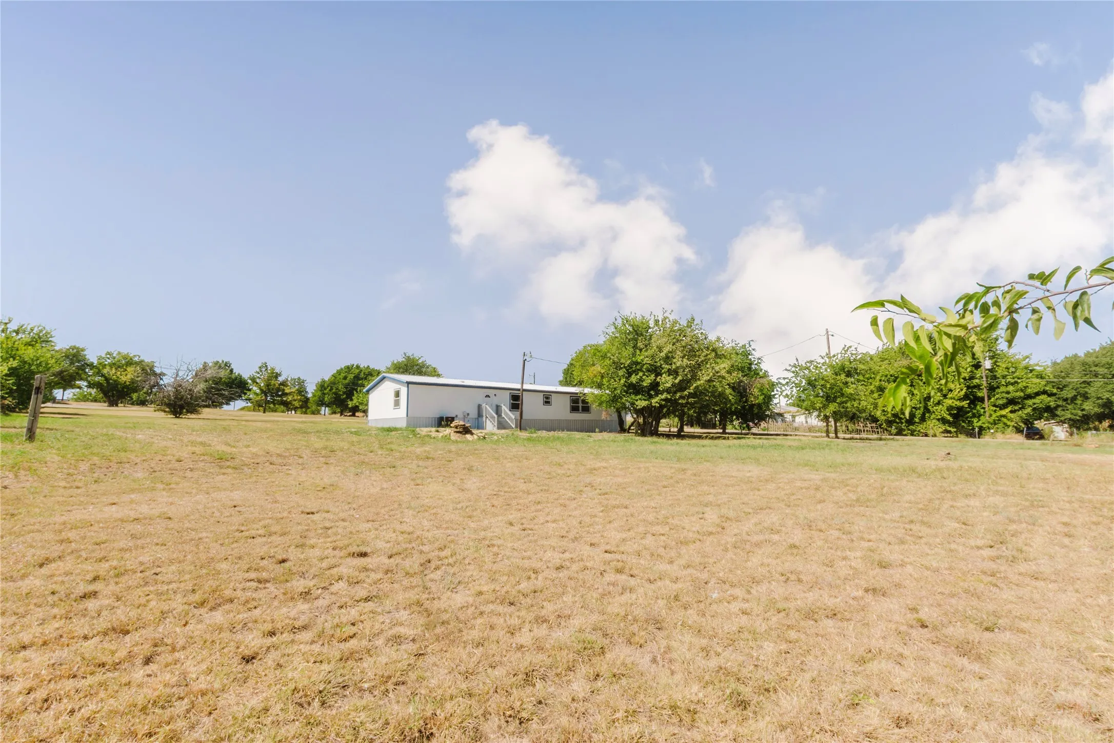 Mobile Home For Sale in Johnson County , 9800 2nd Street, Joshua, Texas 76058, 4 Bedroom, 2 Bathroom, Garage spaces, 2,128 Sqft, built in 1990, mls#21368289, Real Estate Agent in Joshua, Homes For Sale in Johnson county, Homes For Sale in Joshua, Realtor in Joshua Texas, Real Estate Brokerage Independent Realty Texas, Luminita Cordes Realtor