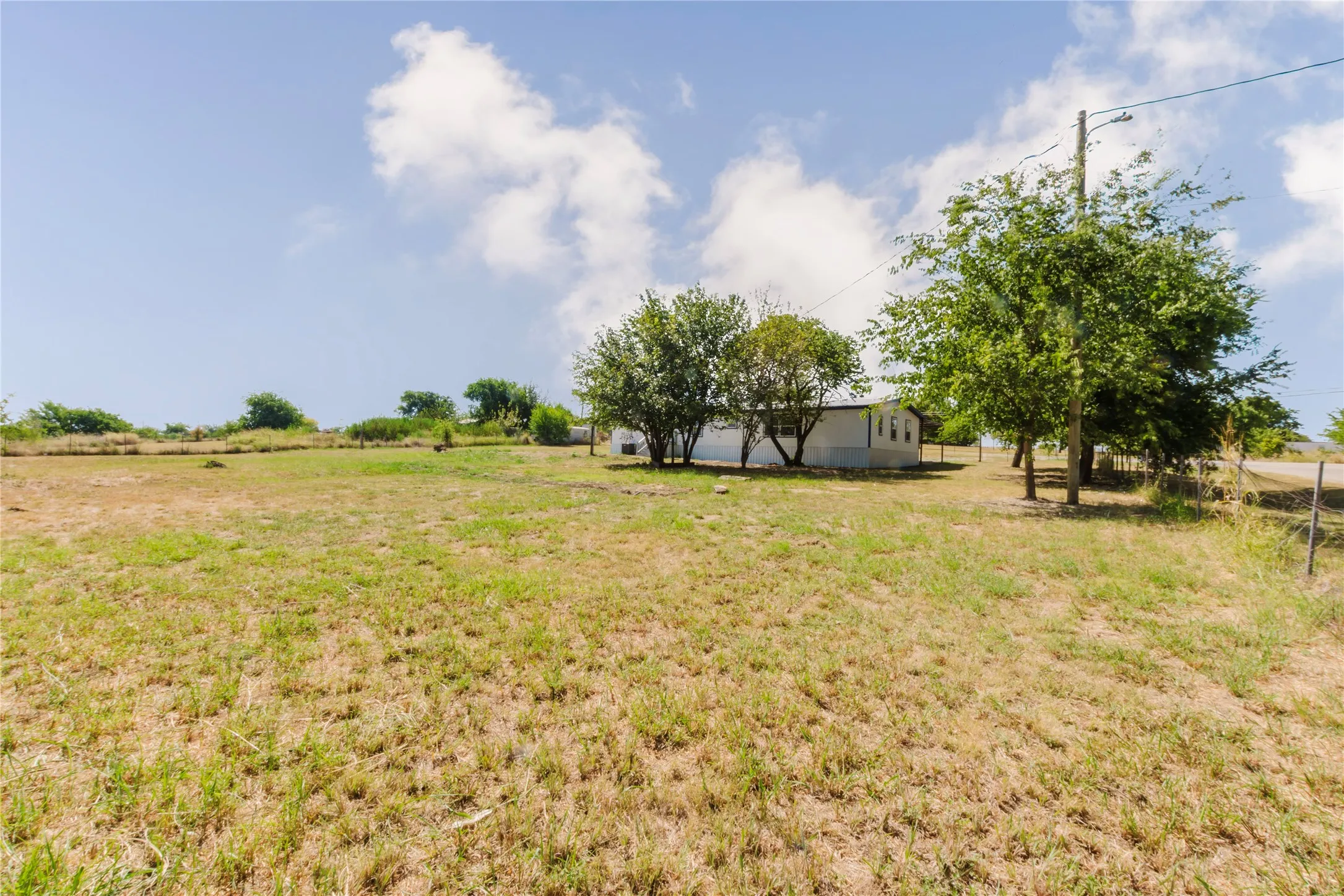 Mobile Home For Sale in Johnson County , 9800 2nd Street, Joshua, Texas 76058, 4 Bedroom, 2 Bathroom, Garage spaces, 2,128 Sqft, built in 1990, mls#21368289, Real Estate Agent in Joshua, Homes For Sale in Johnson county, Homes For Sale in Joshua, Realtor in Joshua Texas, Real Estate Brokerage Independent Realty Texas, Luminita Cordes Realtor