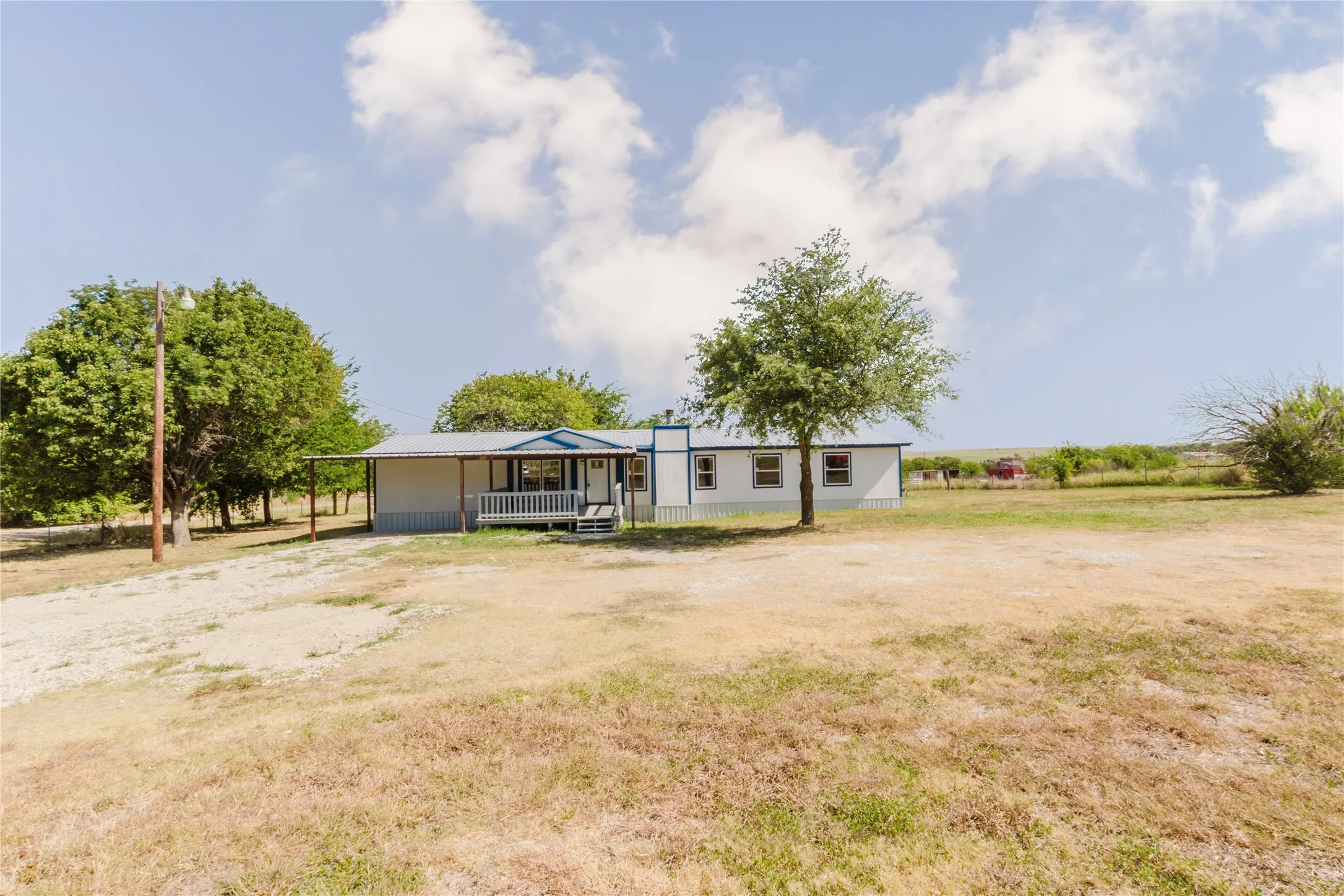 Mobile Home For Sale in Johnson County , 9800 2nd Street, Joshua, Texas 76058, 4 Bedroom, 2 Bathroom, Garage spaces, 2,128 Sqft, built in 1990, mls#21368289, Real Estate Agent in Joshua, Homes For Sale in Johnson county, Homes For Sale in Joshua, Realtor in Joshua Texas, Real Estate Brokerage Independent Realty Texas, Luminita Cordes Realtor