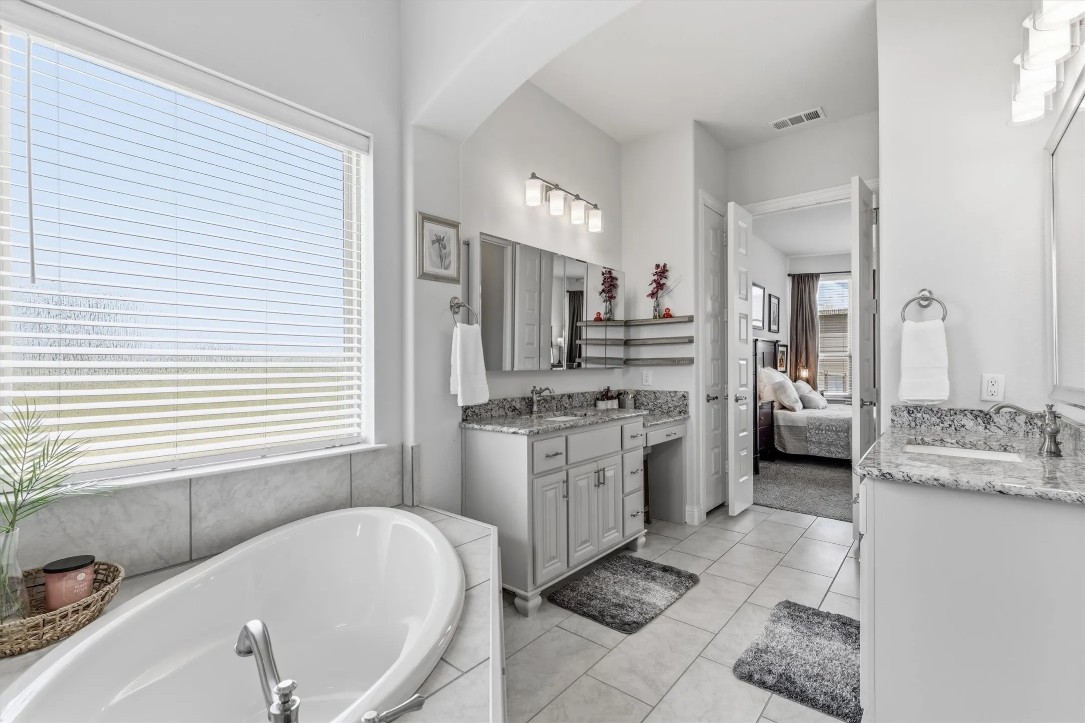 Single Family Residence For Sale in Grayson County , 157 Daniel Drive, Van Alstyne, Texas 75495, 4 Bedroom, 3 Bathroom, 3 Garage spaces, 2,801 Sqft, built in 2021, mls#21368323, Real Estate Agent in Van Alstyne, Homes For Sale in Grayson county, Homes For Sale in Van Alstyne, Realtor in Van Alstyne Texas, Real Estate Brokerage Independent Realty Texas, Luminita Cordes Realtor