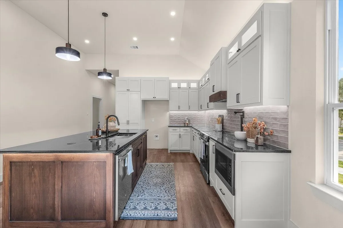 Single Family Residence For Sale in Tarrant County , 3021 Avenue J, Fort Worth, Texas 76105, 3 Bedroom, 2 Bathroom, 2 Garage spaces, 1,818 Sqft, built in 2026, mls#21368328, Real Estate Agent in Fort Worth, Homes For Sale in Tarrant county, Homes For Sale in Fort Worth, Realtor in Fort Worth Texas, Real Estate Brokerage Independent Realty Texas, Luminita Cordes Realtor