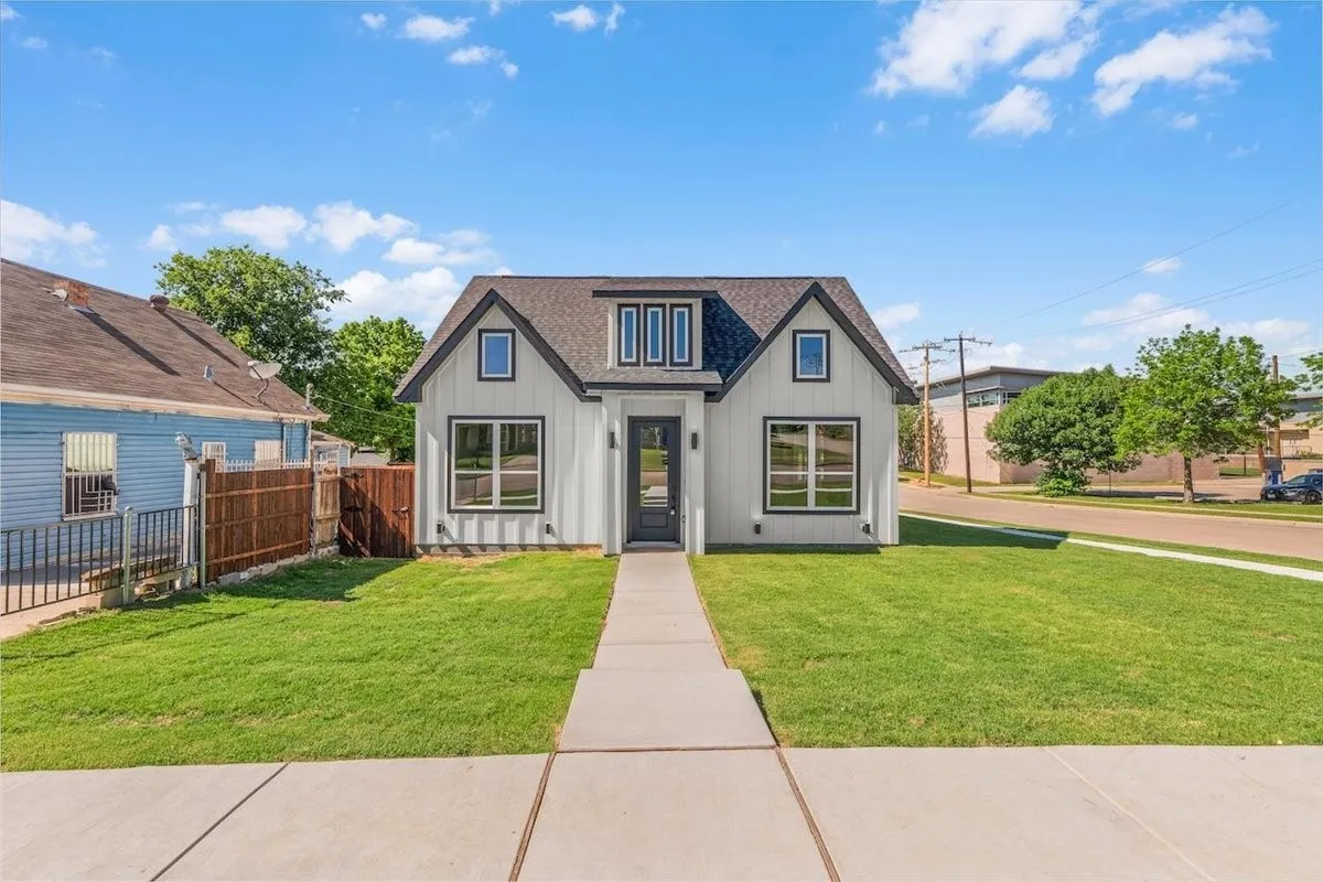 Single Family Residence For Sale in Tarrant County , 3021 Avenue J, Fort Worth, Texas 76105, 3 Bedroom, 2 Bathroom, 2 Garage spaces, 1,818 Sqft, built in 2026, mls#21368328, Real Estate Agent in Fort Worth, Homes For Sale in Tarrant county, Homes For Sale in Fort Worth, Realtor in Fort Worth Texas, Real Estate Brokerage Independent Realty Texas, Luminita Cordes Realtor